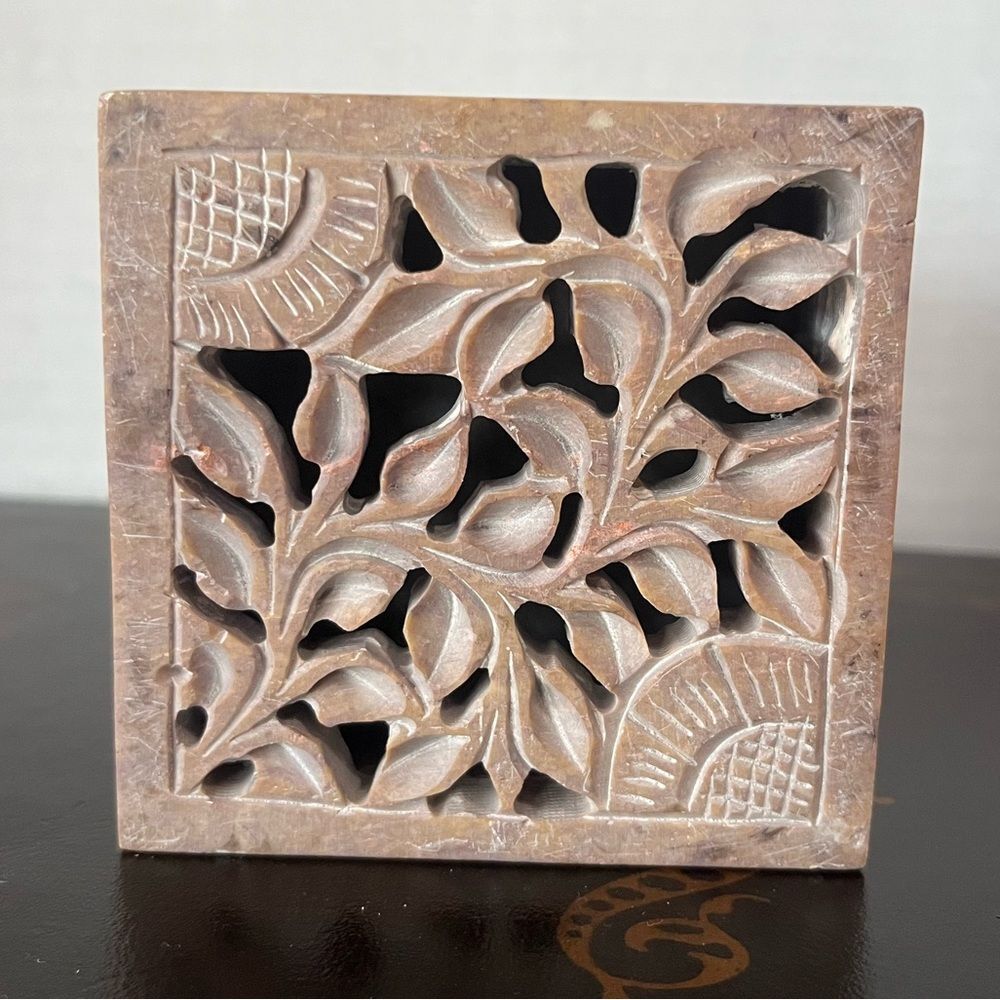 Vintage Etched/Carved Stone Trinket Box Floral Lattice Hinged Jewelry Box Brown Vintage Etched/Carved Stone Trinket Box Floral Lattice Hinged Jewelry Box Brown
