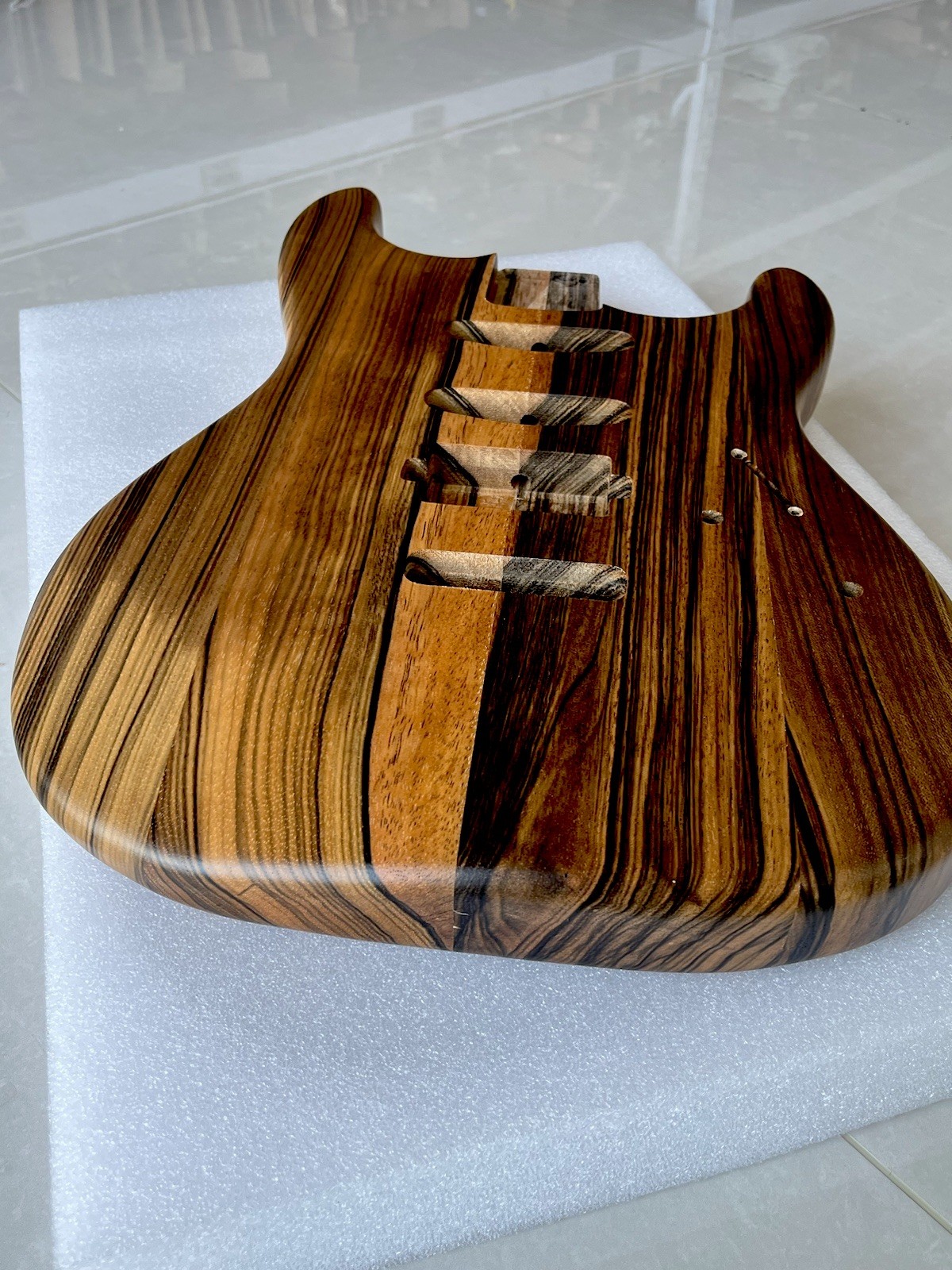 AAAAA Brand new 22frets One-Piece Solid Korina Electric Guitar Body