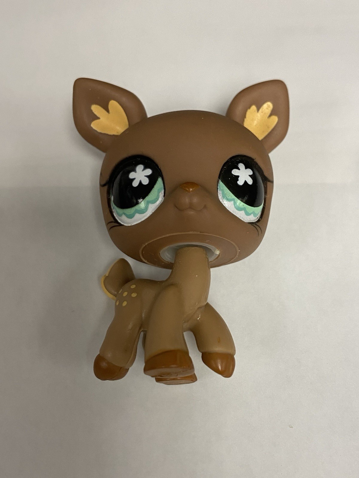 Authentic Hasbro LPS LITTLEST PET SHOP #670 Brown DEER FAWN w Green Flower Eyes