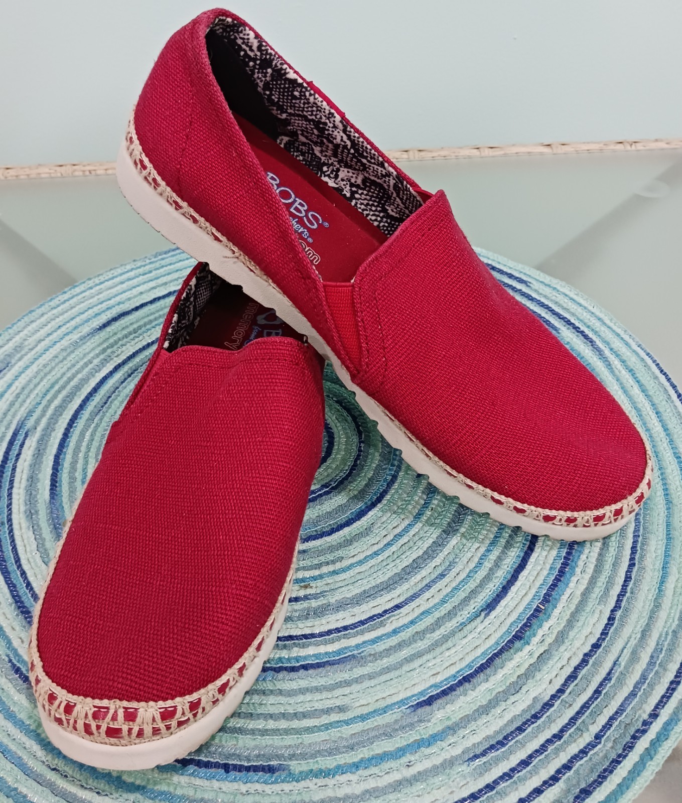 Skechers Bobs Red Canvas Slip On Memory Foam Sneaker Shoes Womens 8.5 Skechers Bobs Red Canvas Slip On Memory Foam Sneaker Shoes Womens 8.5