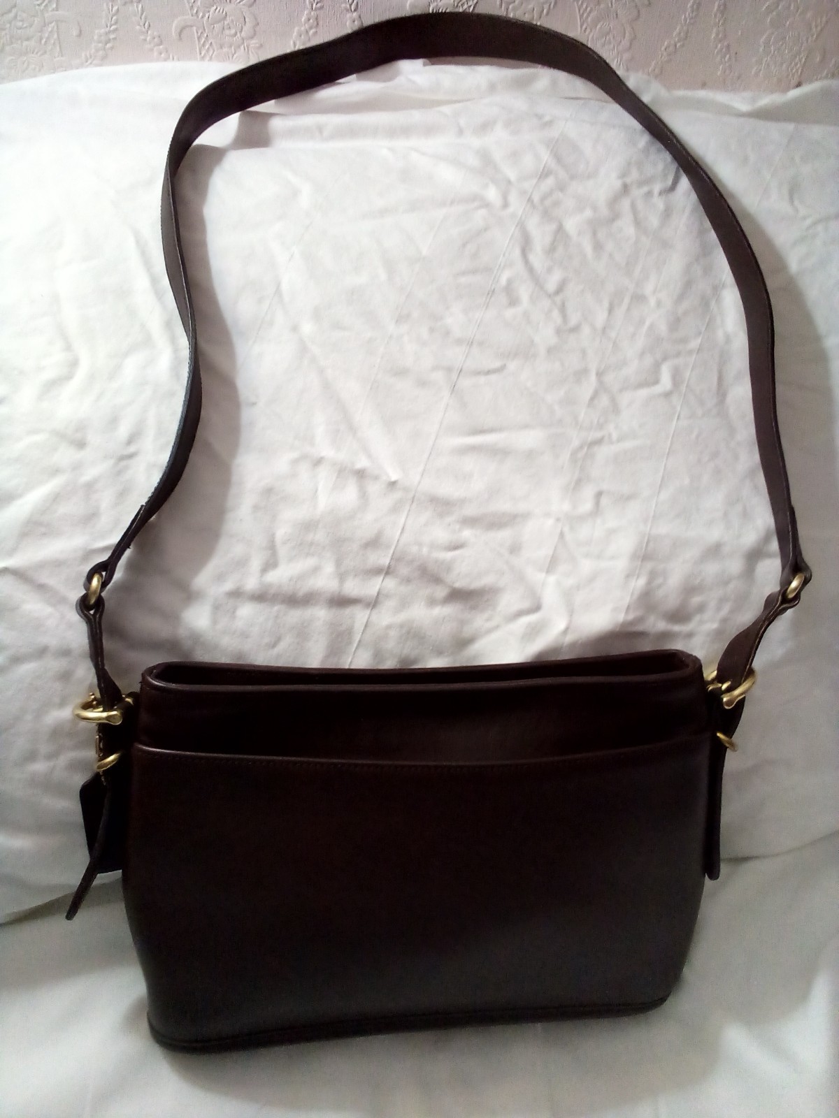 Vintage COACH No.: 9802 Equestrian Zip Crossbody Bag Mahogany Made in Turkey Vintage COACH No.: 9802 Equestrian Zip Crossbody Bag Mahogany Made in Turkey