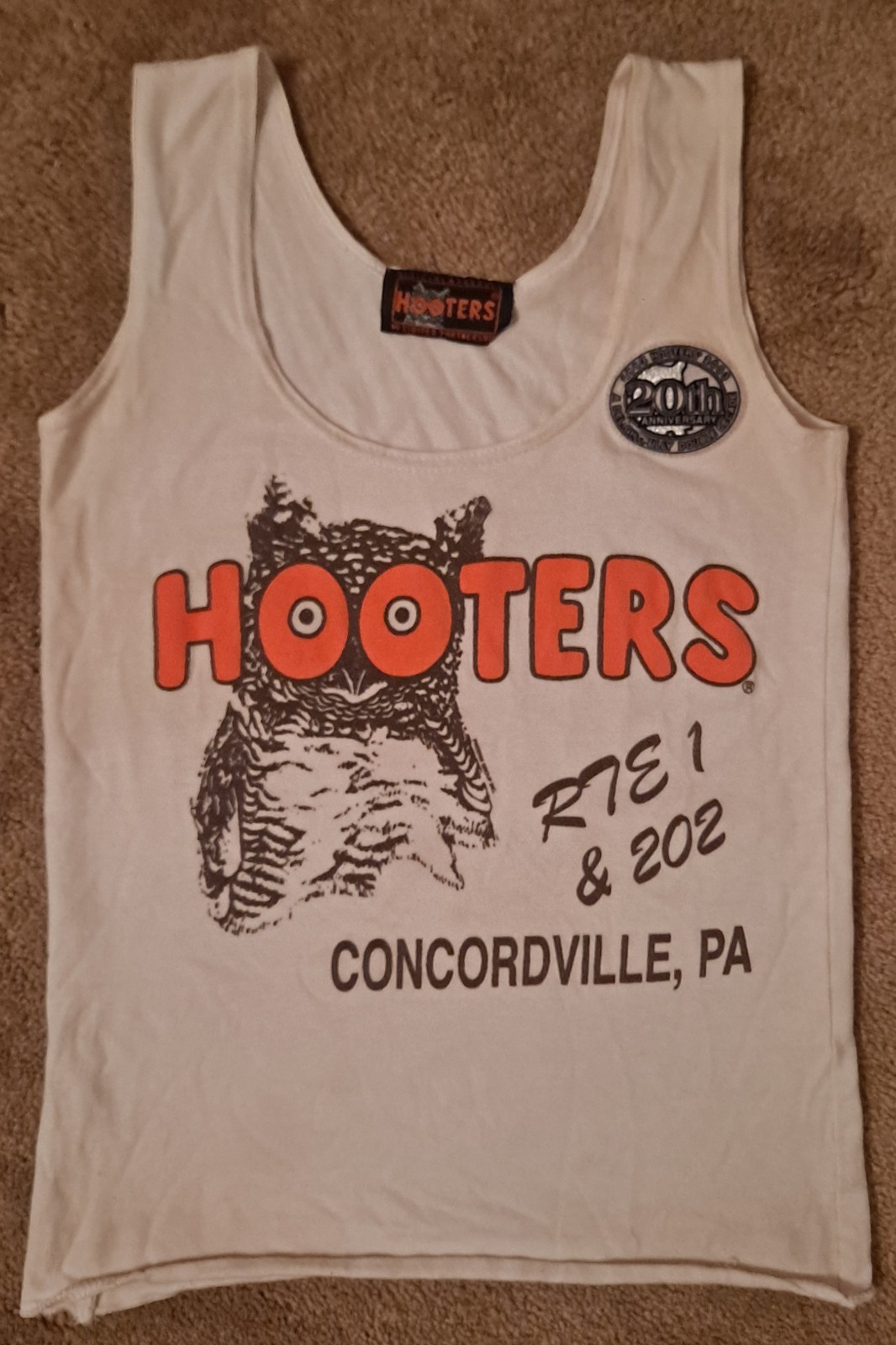 Hooters Vintage Used Womans Work Tank Top Shirt Small