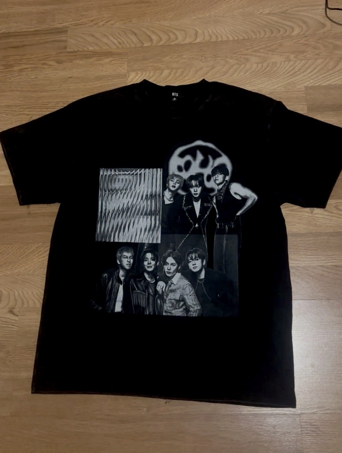 BTS World Tour Black Graphic photo T-shirt cotton Short Sleeve OFFER ME Size M BTS World Tour Black Graphic photo T-shirt cotton Short Sleeve OFFER ME Size M