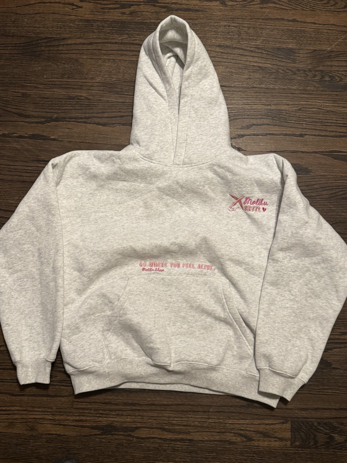 MALIBU SKYYE “Go Where You Feel Alive” Womens Hoodie, Color White, Size Small MALIBU SKYYE “Go Where You Feel Alive” Womens Hoodie, Color White, Size Small
