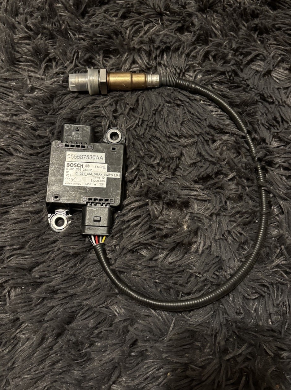 Bosch 0 285 D03 033-02 GM Duramax Diesel Sensor Module 055587530AA OEM Bosch 0 285 D03 033-02 GM Duramax Diesel Sensor Module 055587530AA OEM