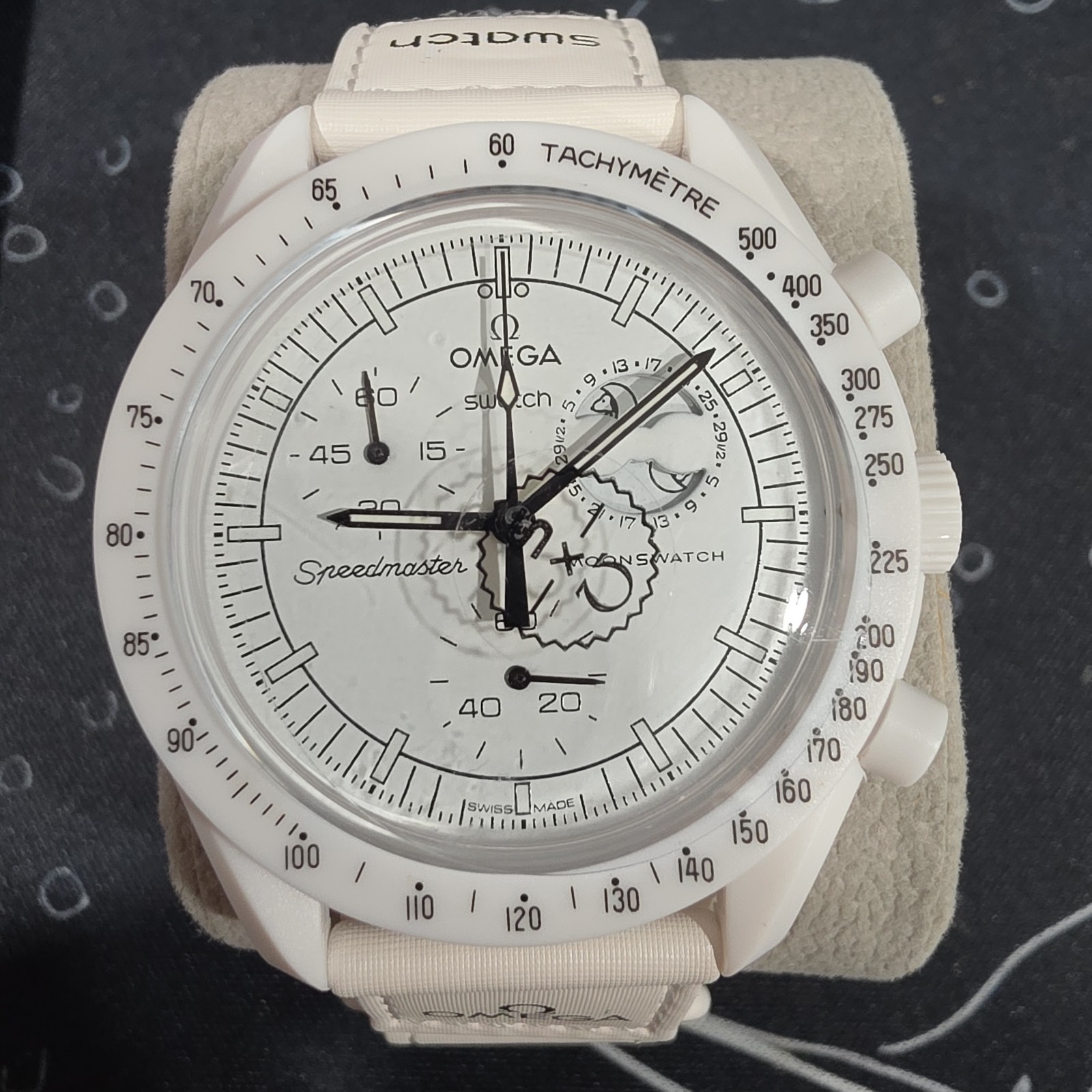 Swatch x Omega x Snoopy Bioceramic Moonswatch Mission To The Moonphase Swatch x Omega x Snoopy Bioceramic Moonswatch Mission To The Moonphase