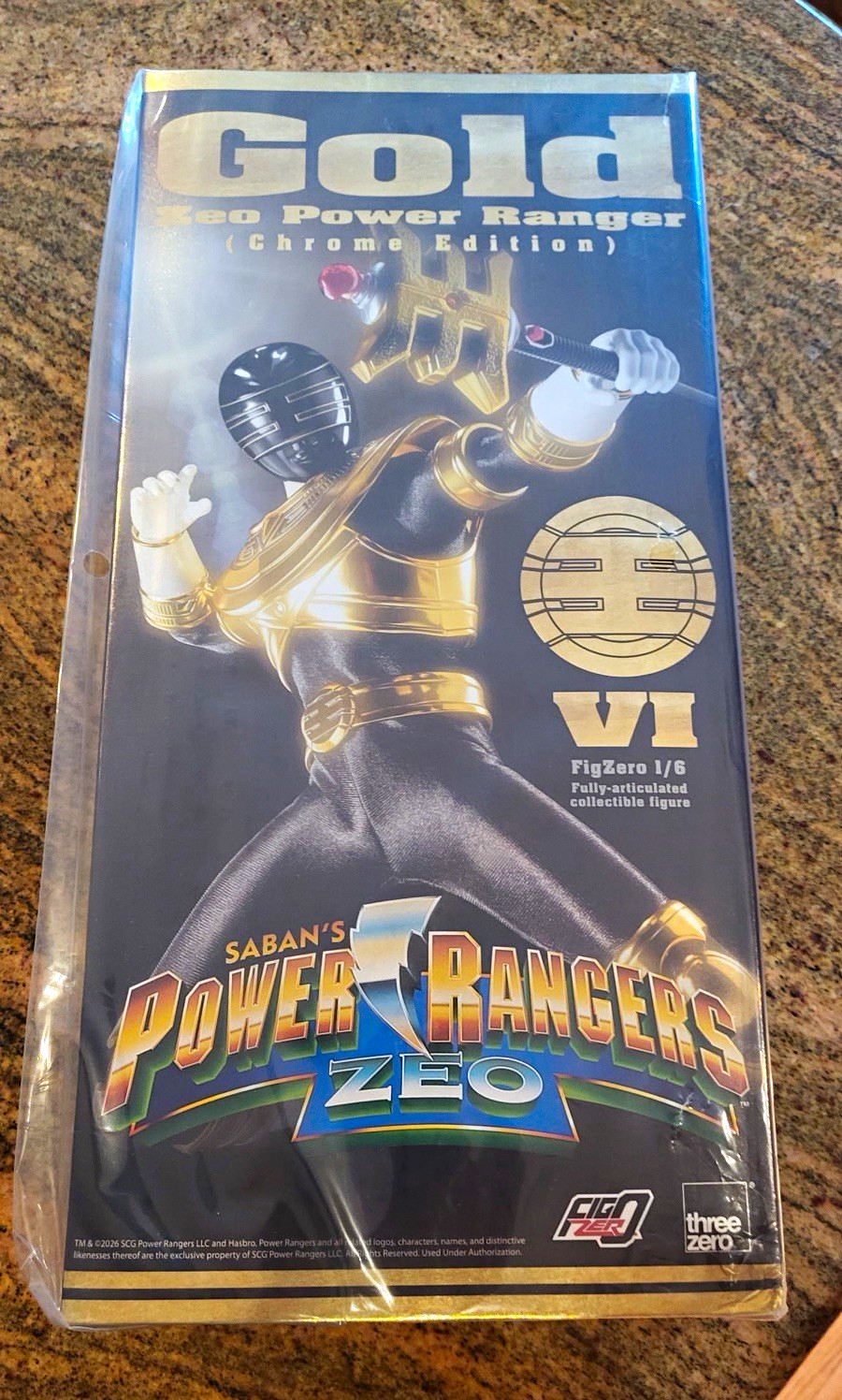 Threezero FigZero 1/6 Gold Zeo Power Ranger Chrome Edition w Zeo Crystal In Hand