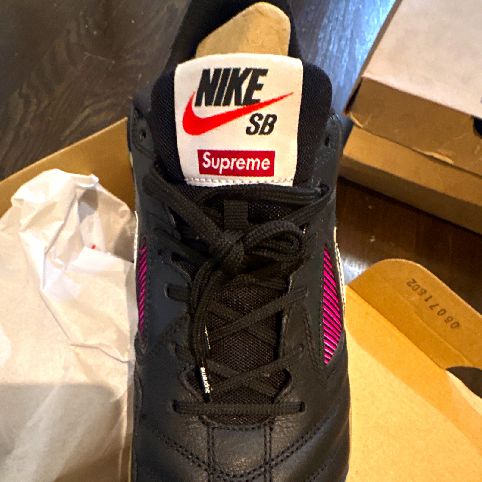 Supreme Nike SB Gato QS Black/White Skateboarding Shoes Men's US 10.5