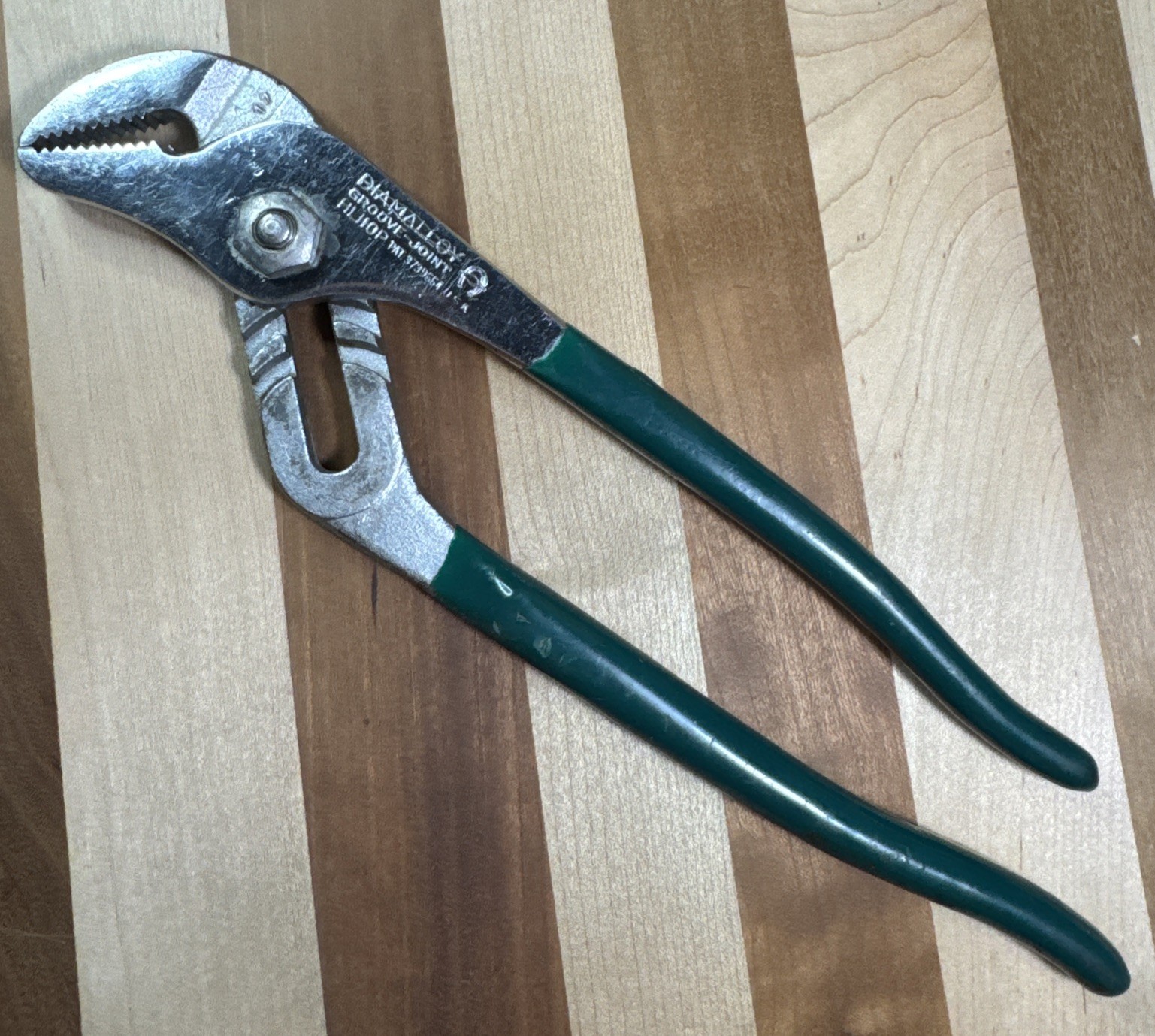 Vintage Diamond Diamalloy Groove Joint Pliers HL110P- 9 1/2\