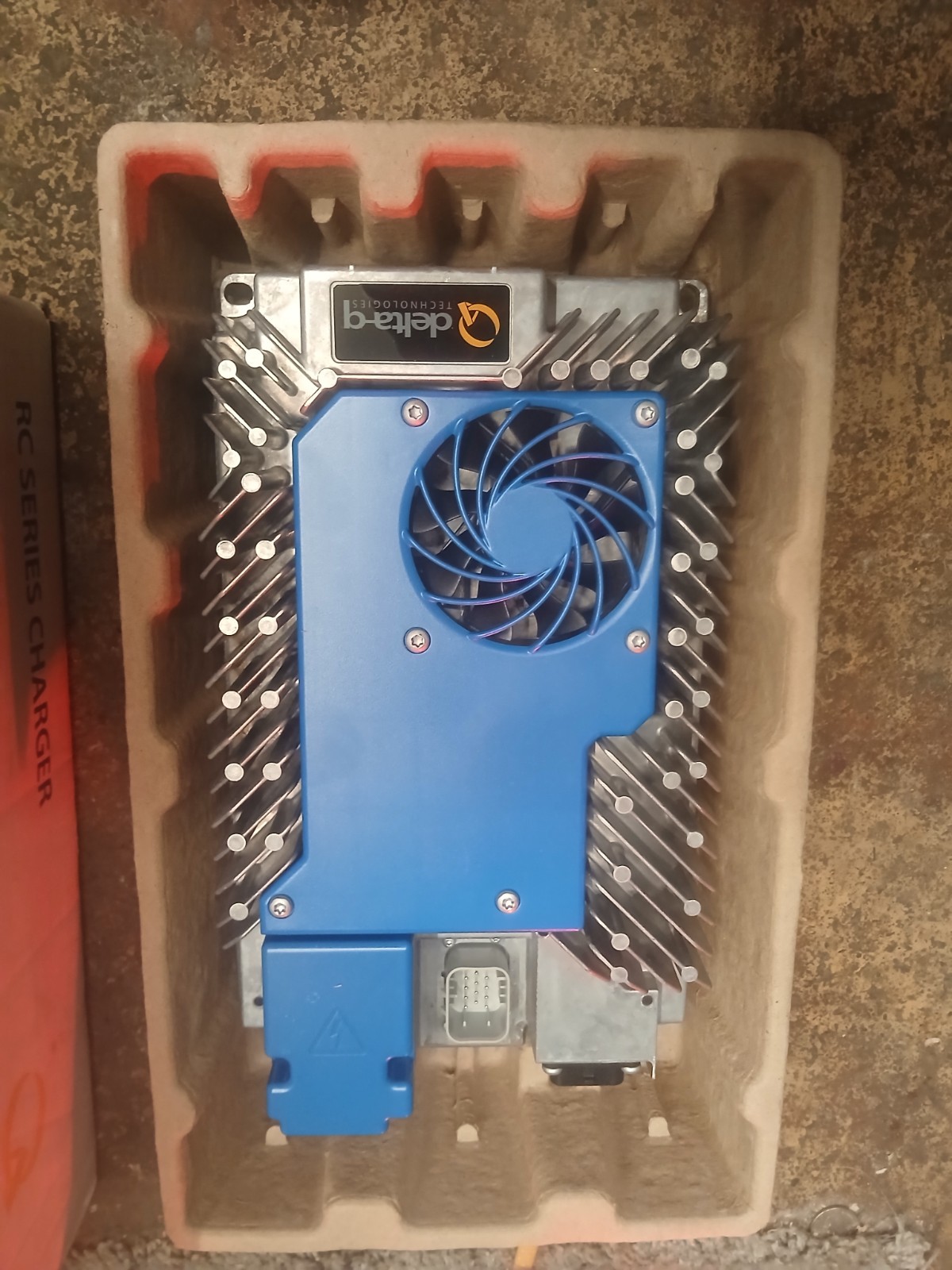 Delta- Q Technology 24v charger Part #: 946-0001Model: RC1000-U24-D