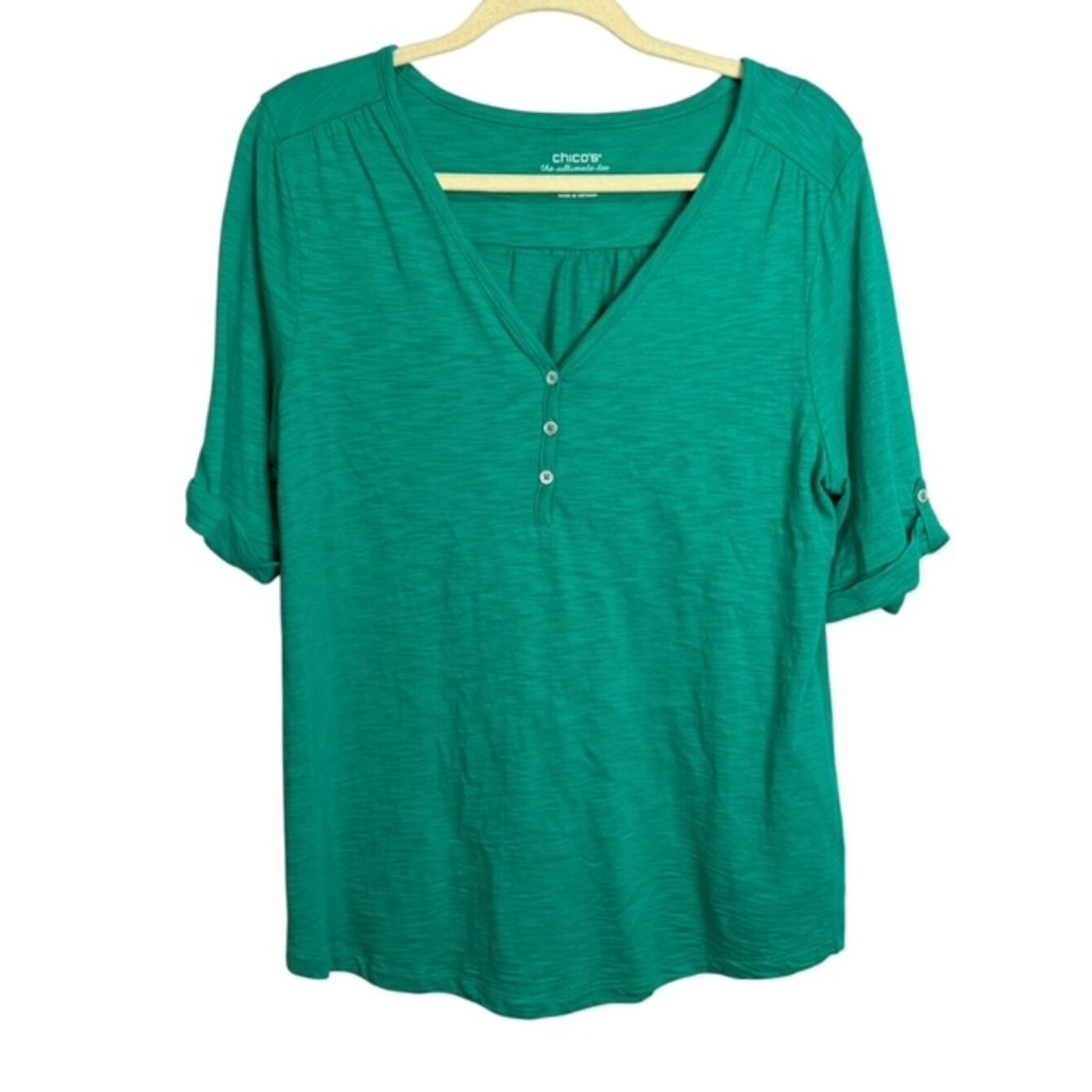 Chico\'s Blouse Women\'s Large The Ultimate Tee Roll Tab Sleeves Green Chicos 2 Chico\'s Blouse Women\'s Large The Ultimate Tee Roll Tab Sleeves Green Chicos 2