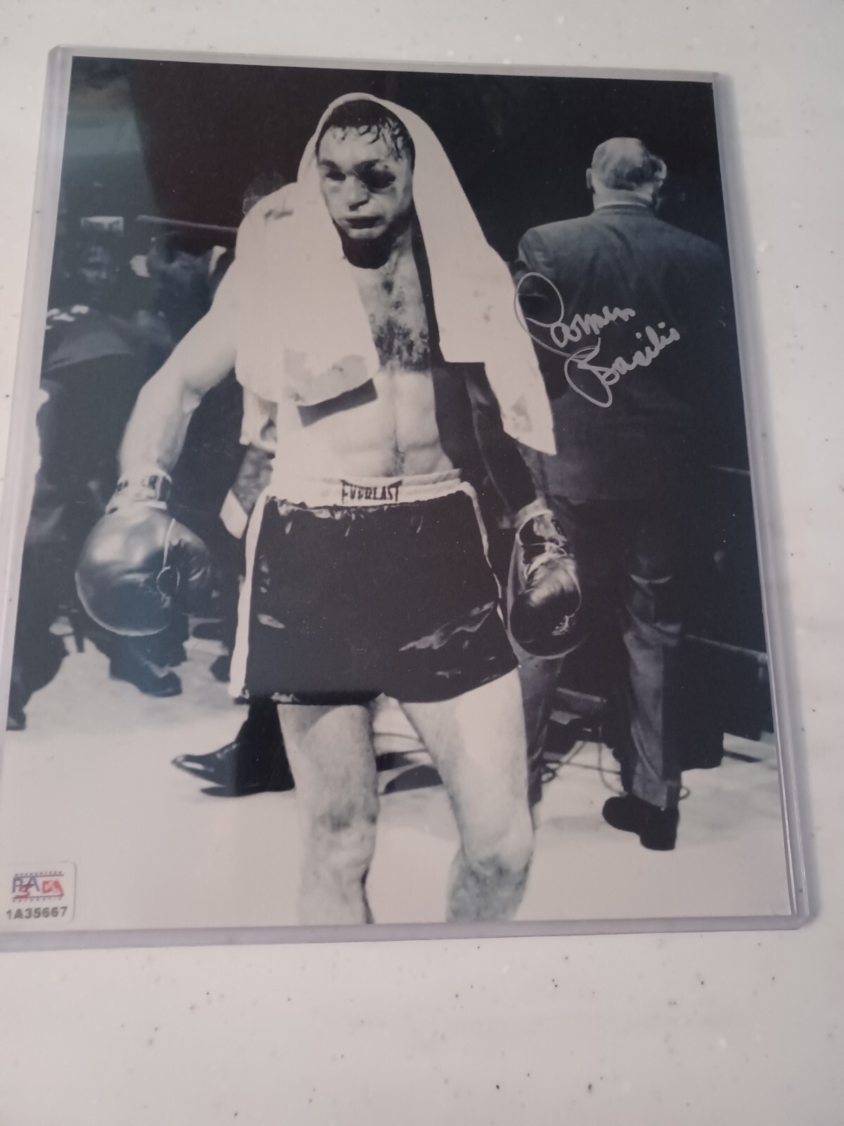 Carmen Basilio 8 X 10 Autograph PSA DNA great Shot Carmen Basilio 8 X 10 Autograph PSA DNA great Shot