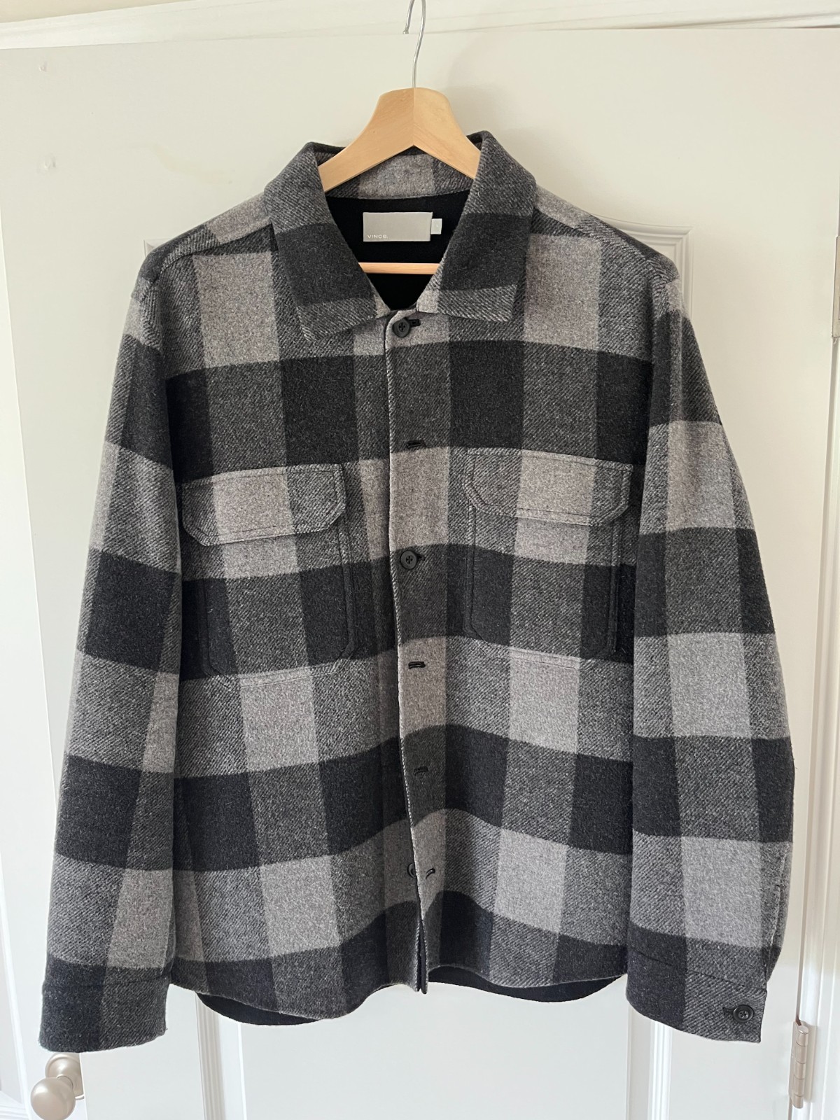 Vince Wool Mens Black and Gray Checkered Plaid Overshirt Size Large