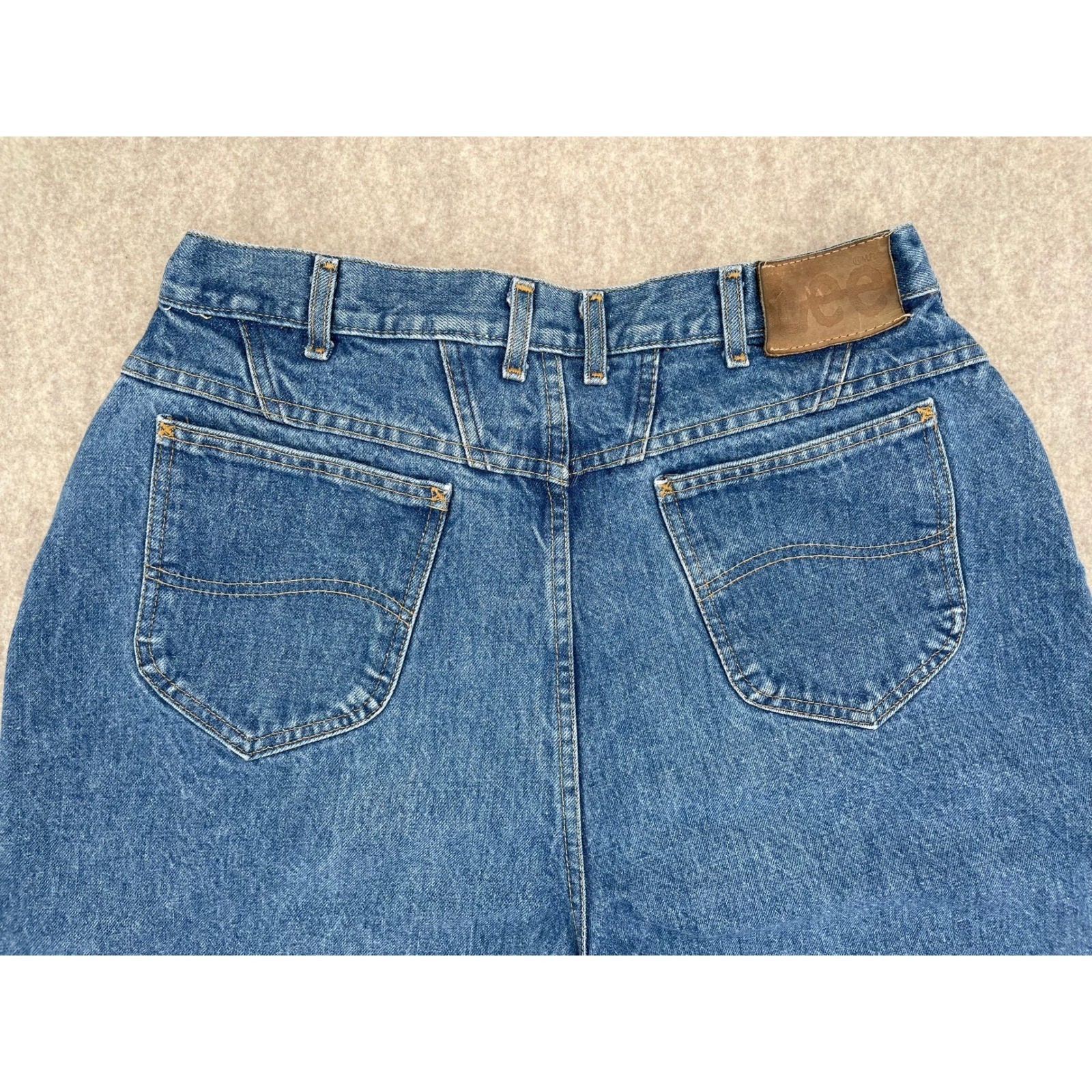 Vintage Lee Riders Women\'s High Waisted Mom Jeans Medium Wash Size 32