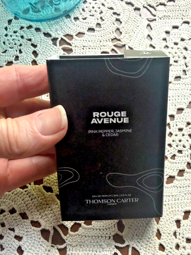 THOMSON CARTER ROUGE AVENUE trending (Lilium Blume) NEW UNUSED in Original Box THOMSON CARTER ROUGE AVENUE trending (Lilium Blume) NEW UNUSED in Original Box