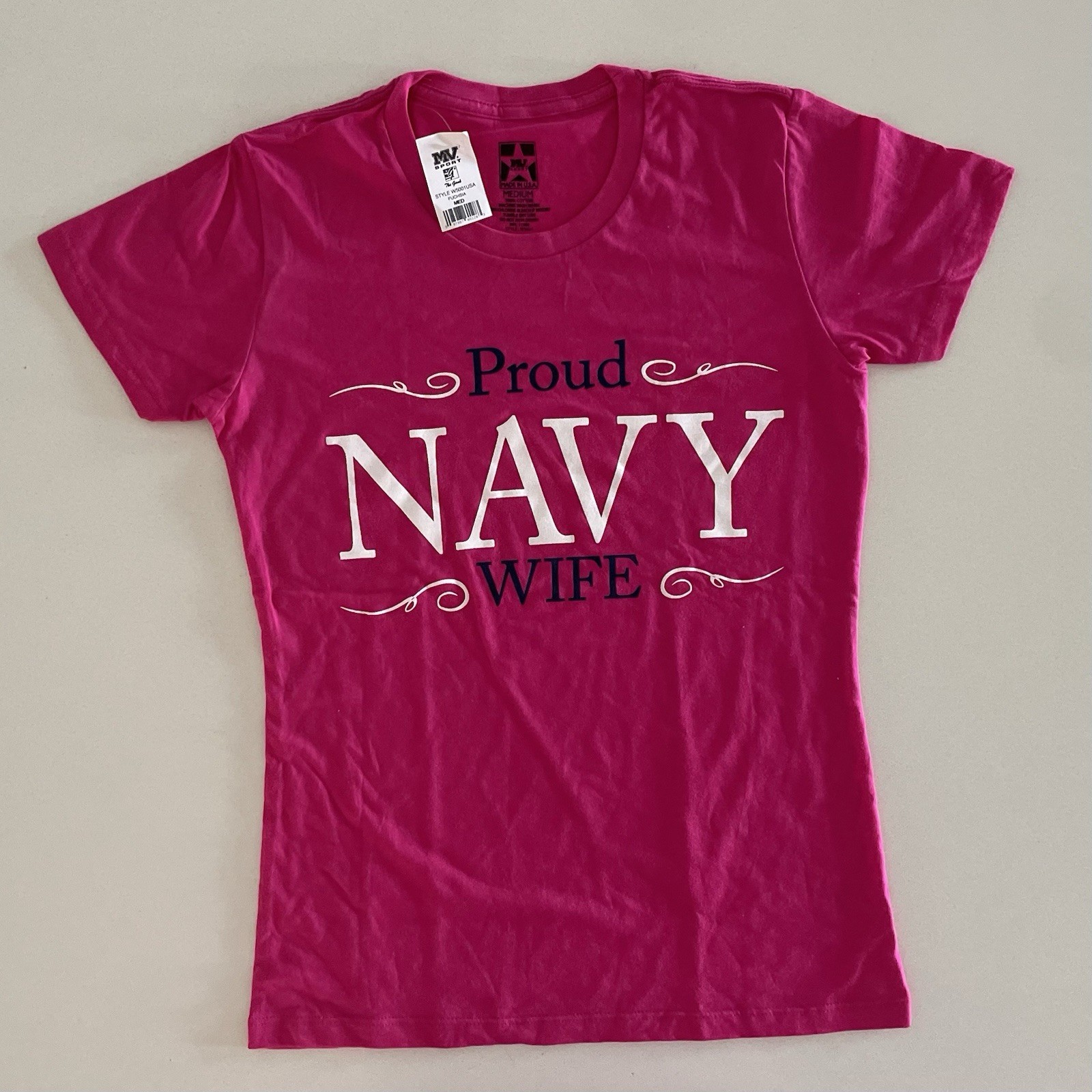 USN UNITED STATES NAVY - PROUD NAVY WIFE - PINK Woman’s T-Shirt - SZ S - NWT