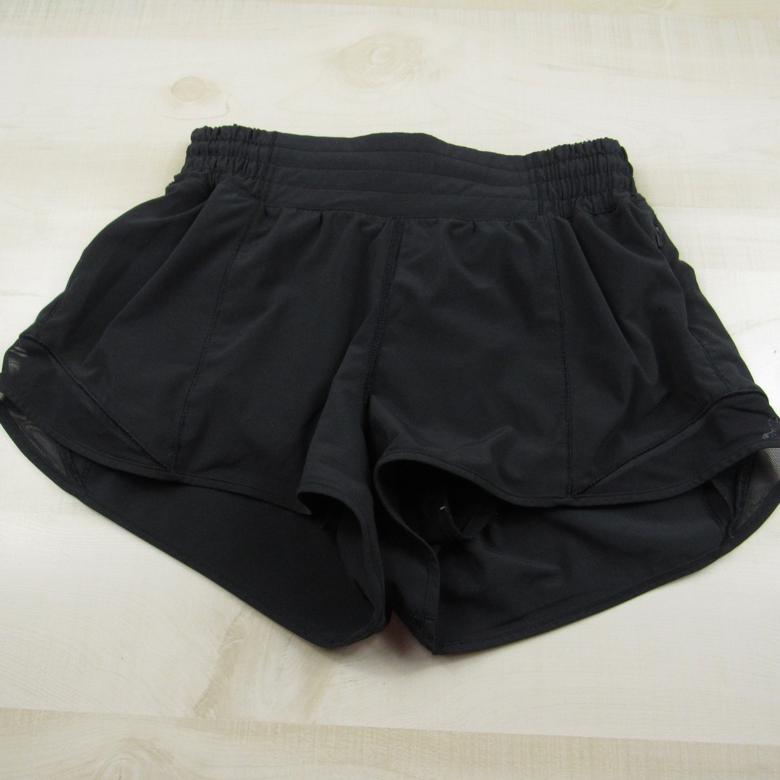 Lululemon Shorts Womens 4 Black Hotty Hot High Rise Lined Gym Yoga Active