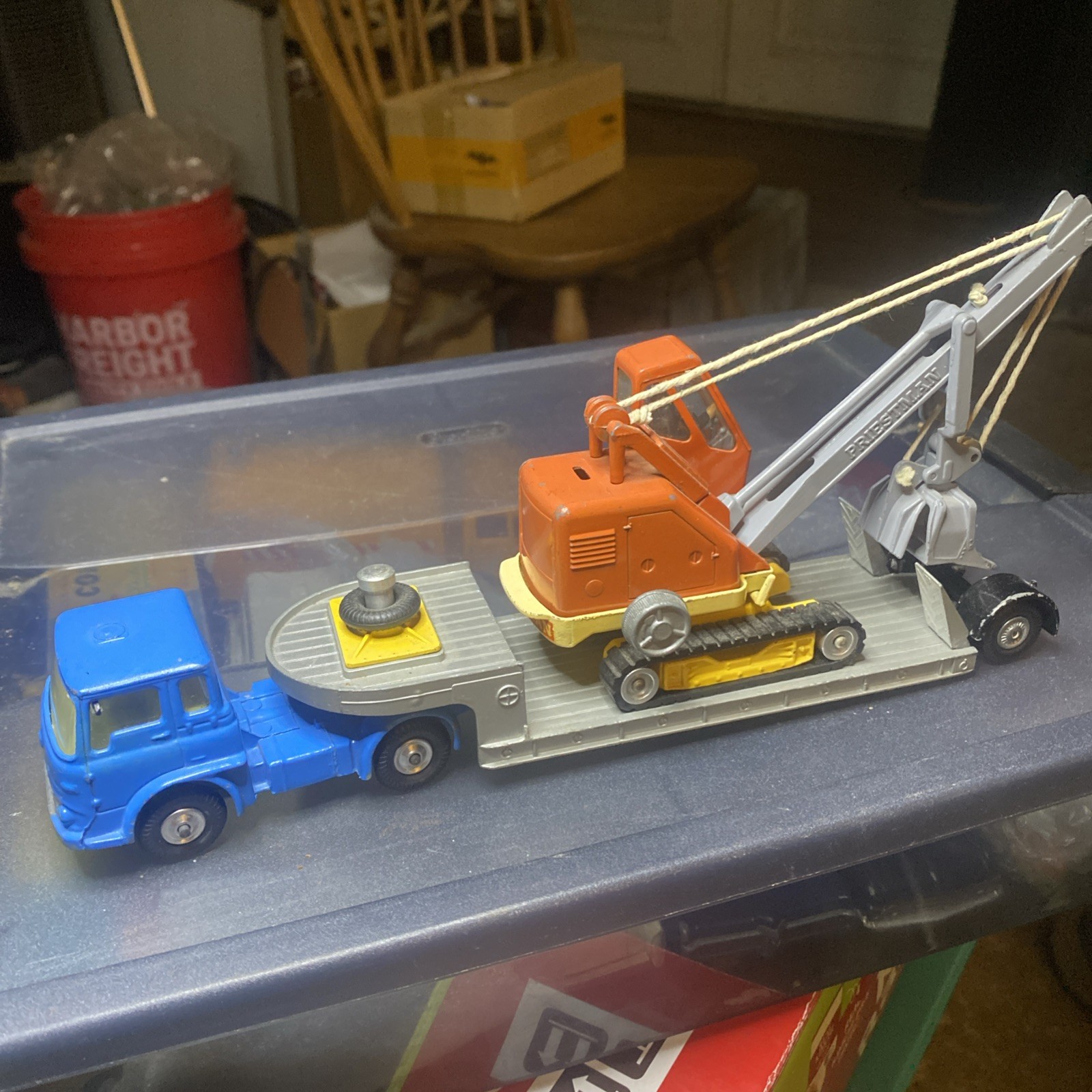 Corgi Toys GiftSet 27 Machine Carrier & Priestman Cub Shovel 