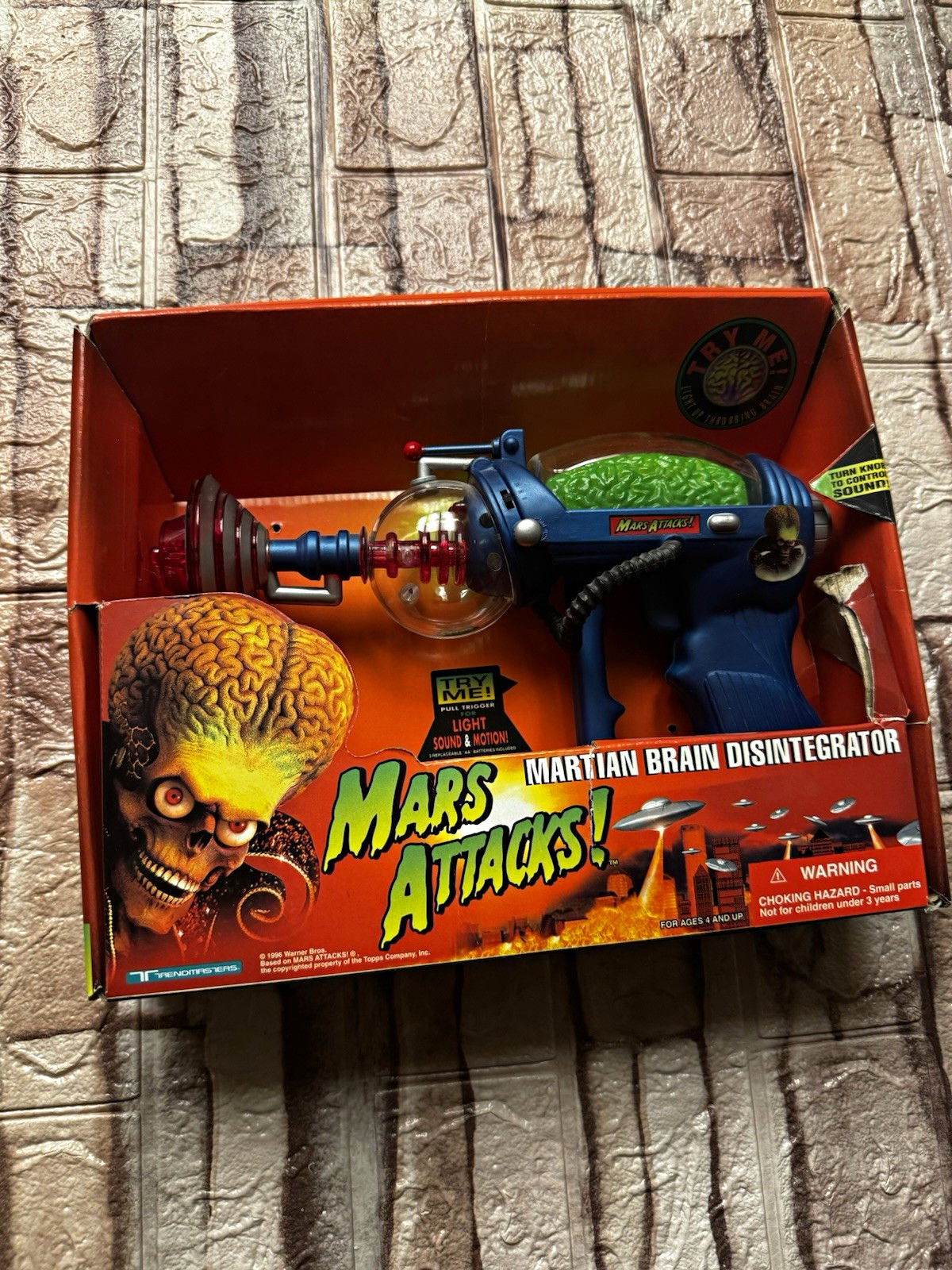 Trendmasters Mars Attacks Martian Brain Disintegrator  1996 Works Perfectly