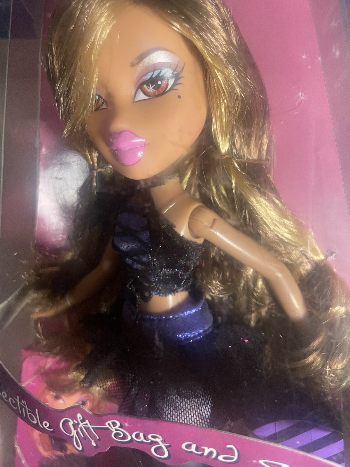 Bratz Birthday Bash Yasmin Flashy Party Outfit & Accessories ** 035051303527 NEW Bratz Birthday Bash Yasmin Flashy Party Outfit & Accessories ** 035051303527 NEW