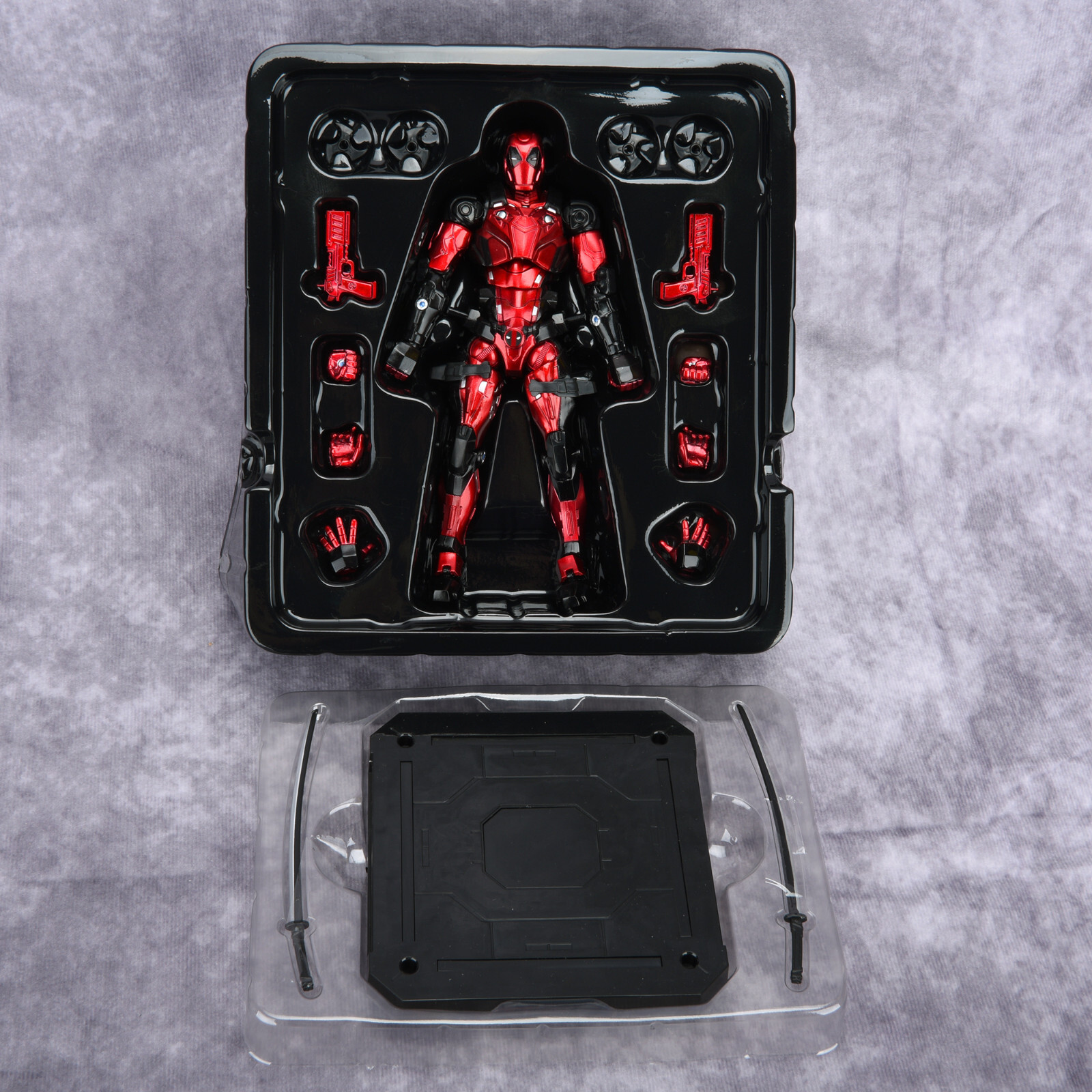 New Deadpool w/Fighting Armor Accessories Marvel Collection 6