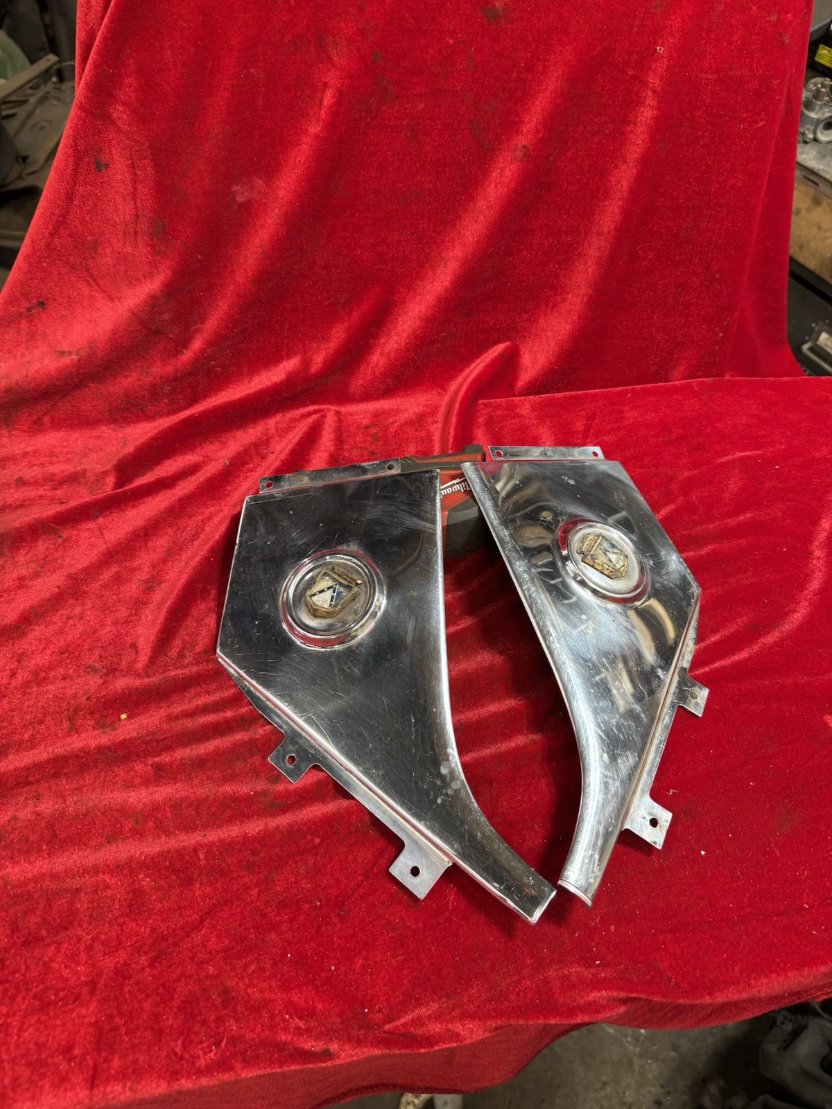 1952 1953 1954 Ford Victoria 2 Door Hardtop Pair sail panel trim Mouldings OEM