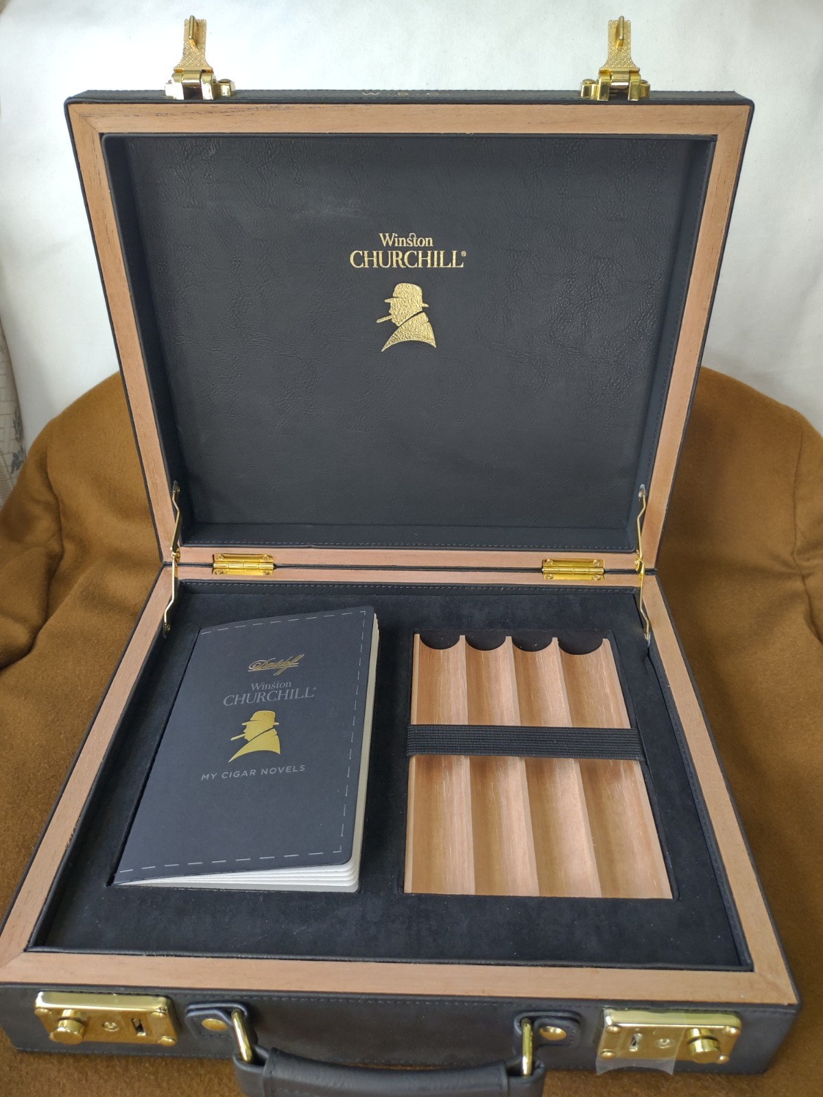 Davidoff Winston Churchill Cigar Attache Briefcase Ashtray Journal Tray Set New