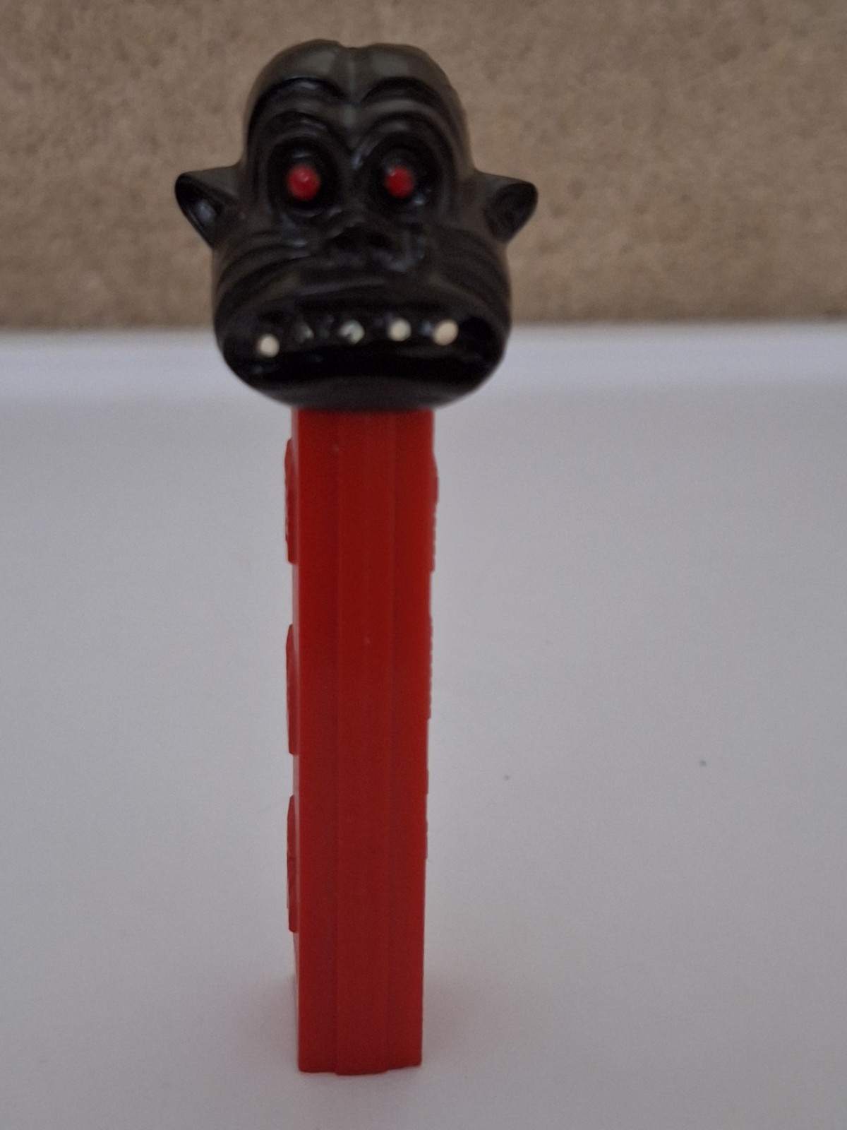 Vintage 1975 No Feet Black Gorilla PEZ Dispenser 3.4 Austria Red Stem Vintage 1975 No Feet Black Gorilla PEZ Dispenser 3.4 Austria Red Stem