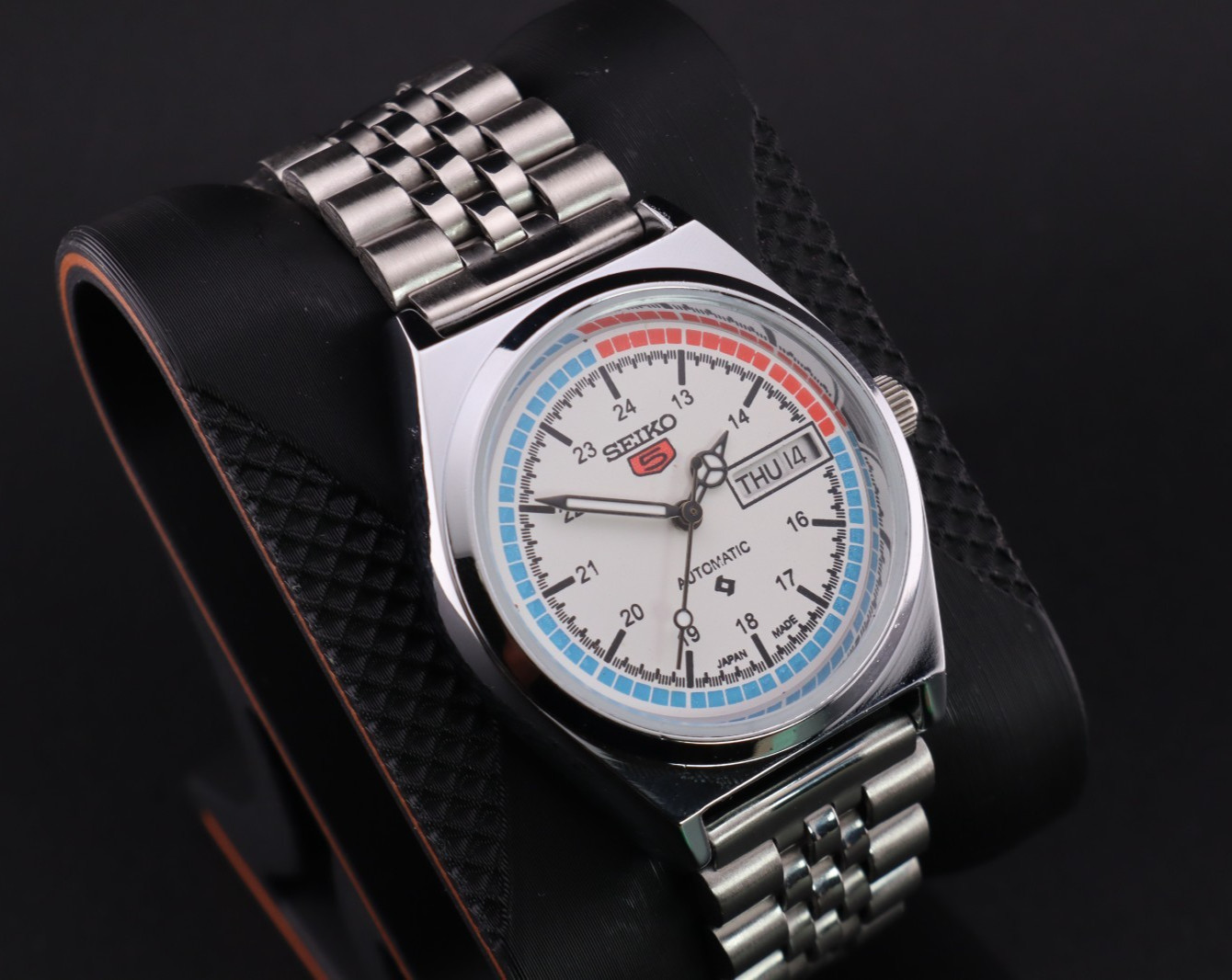 Vintage Seiko 5  Automatic 6309A Men's Wrist Watch, Day / Date- Japan Made