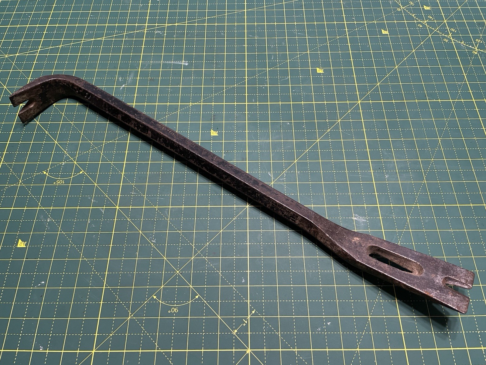 Vintage Millers Falls No. 118 17.5” Pry Bar Nail Puller Rip Wrecking Made In USA