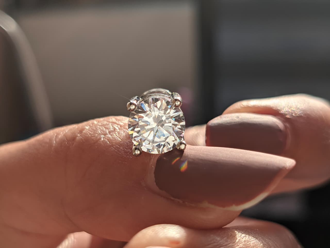 IGI Certified 6 Carat Round E/VS1 Lab Grown Diamond Stud Earring 14K White Gold IGI Certified 6 Carat Round E/VS1 Lab Grown Diamond Stud Earring 14K White Gold