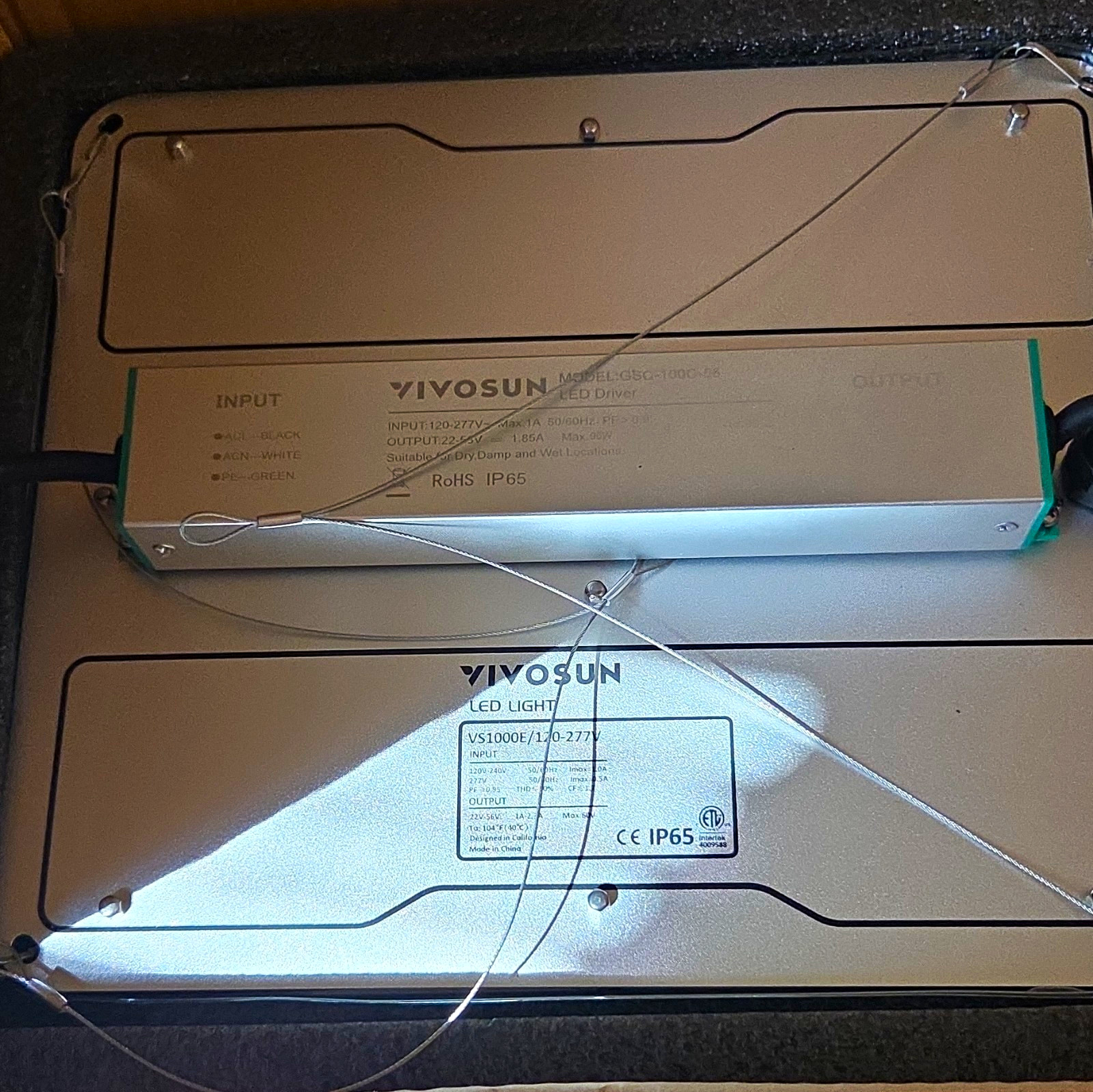 2-Pack VIVOSUN VS1000E LED Grow Light 1000W 100-277V Dimmable IP65 White 2-Pack VIVOSUN VS1000E LED Grow Light 1000W 100-277V Dimmable IP65 White