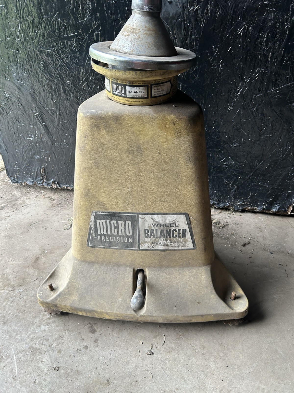 Vintage Micro Precision Wheel Balancer Model M76 Vintage Micro Precision Wheel Balancer Model M76