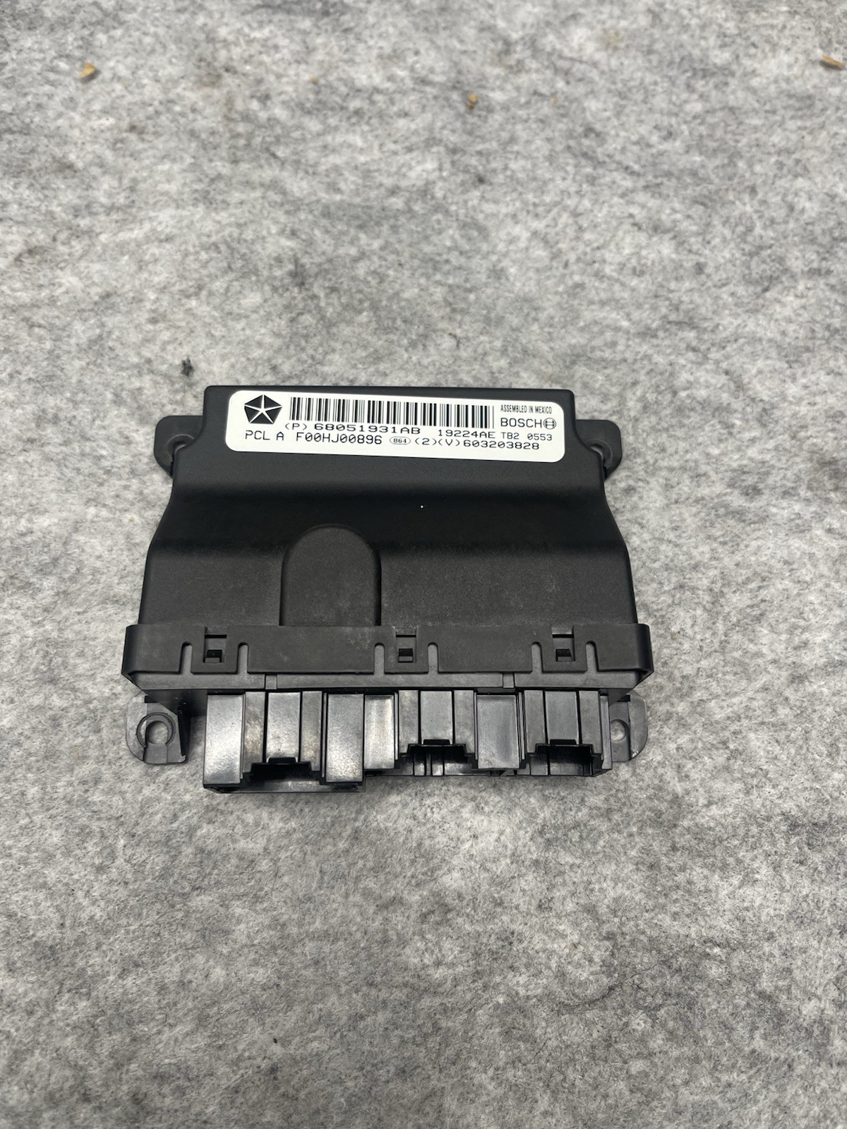 2008-2014 OEM Dodge Challenger Chrysler Sebring Door Control Module 68051931AB