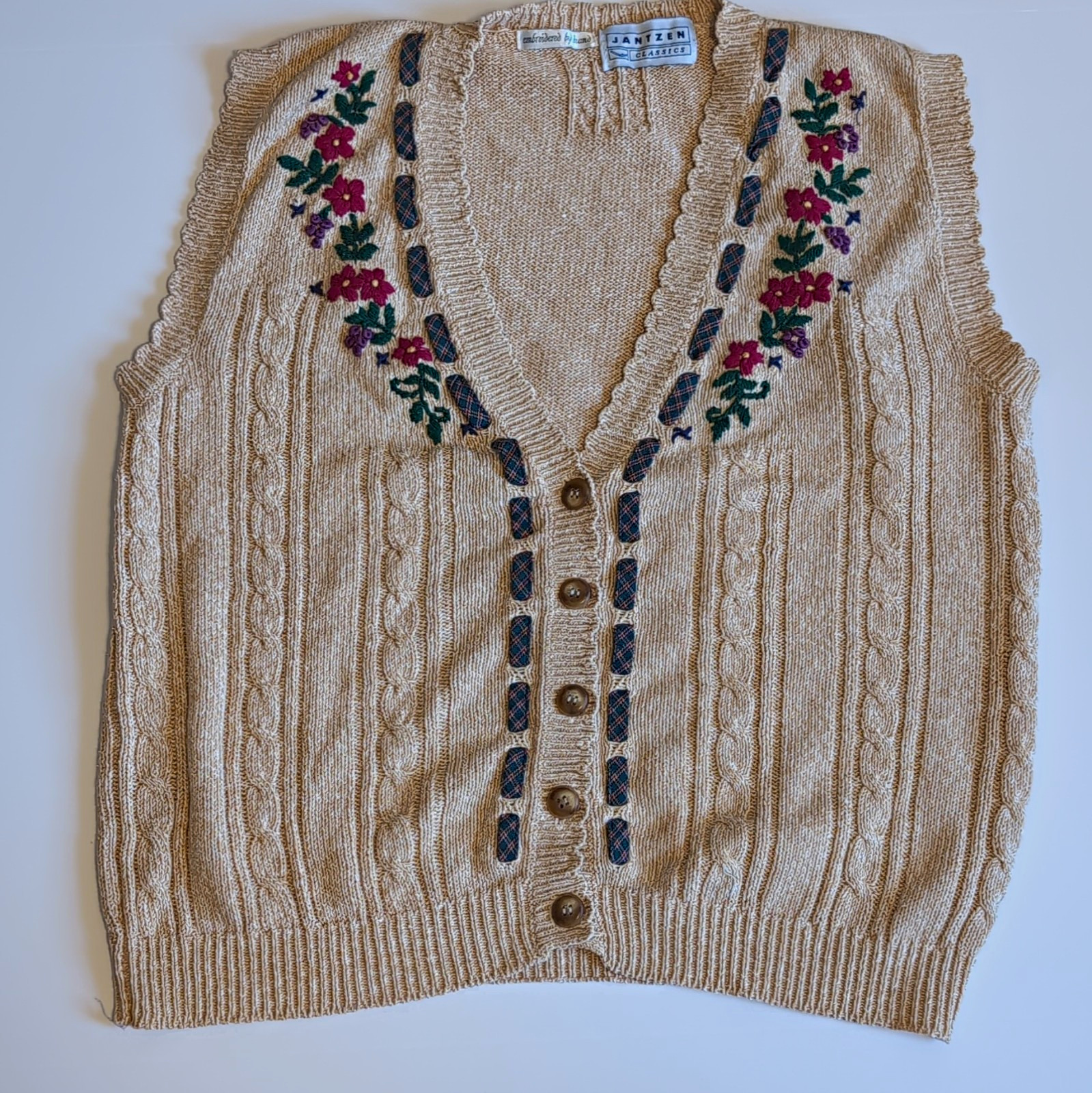 Jantzen Women\'s Hand Embroidered Cable Knit Sweater Vest VTG Cottagecore. Jantzen Women\'s Hand Embroidered Cable Knit Sweater Vest VTG Cottagecore.