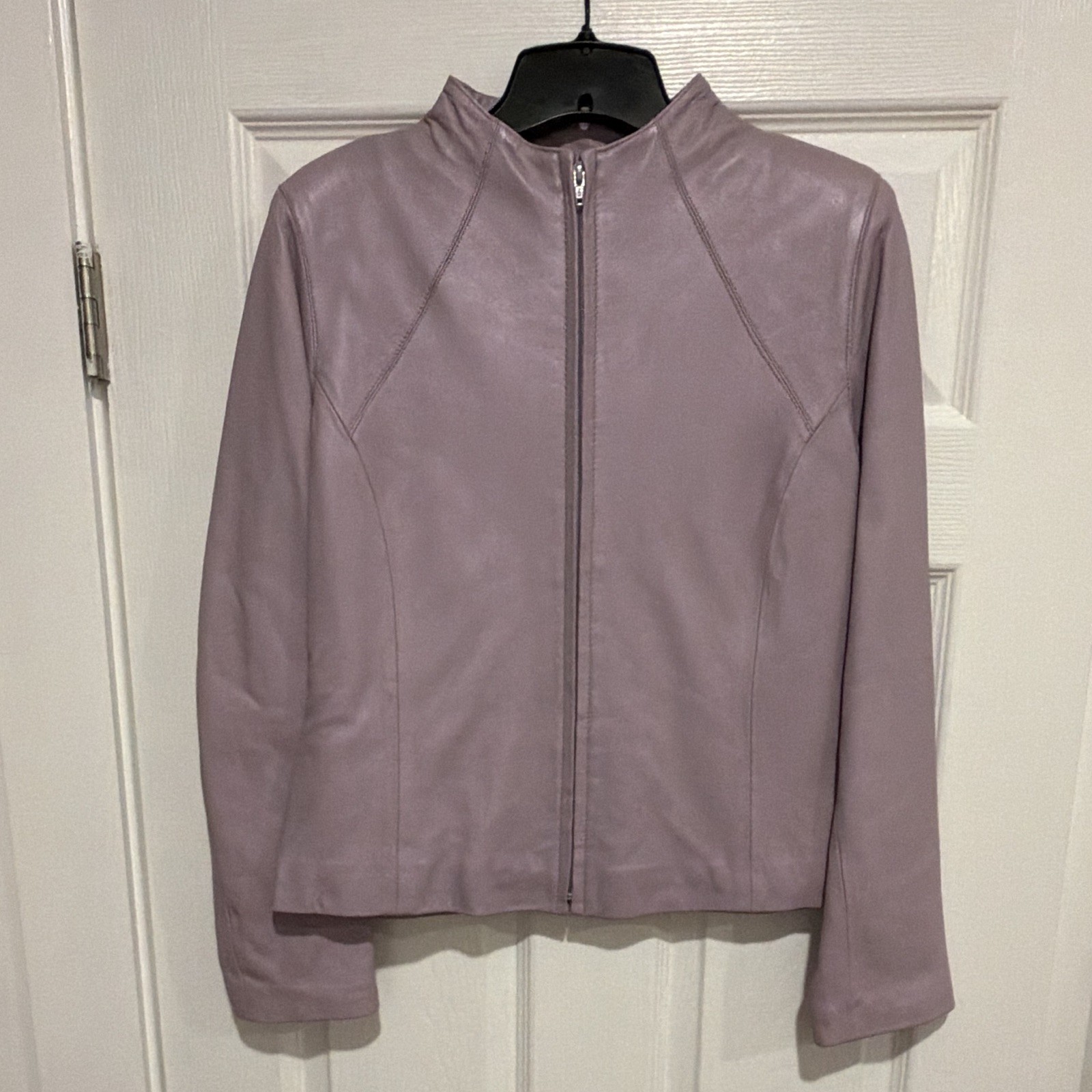 Women’s Soft Light Weight Genuine leather Jacket, Lavender size M, No Pockets. Women’s Soft Light Weight Genuine leather Jacket, Lavender size M, No Pockets.