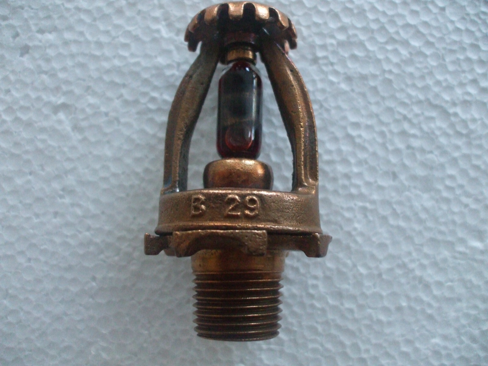 DEFECTIVE VINTAGE GRINNELL SILICA BULB BRASS FIRE SPRINKLER HEAD B29 G3D DEFECTIVE VINTAGE GRINNELL SILICA BULB BRASS FIRE SPRINKLER HEAD B29 G3D