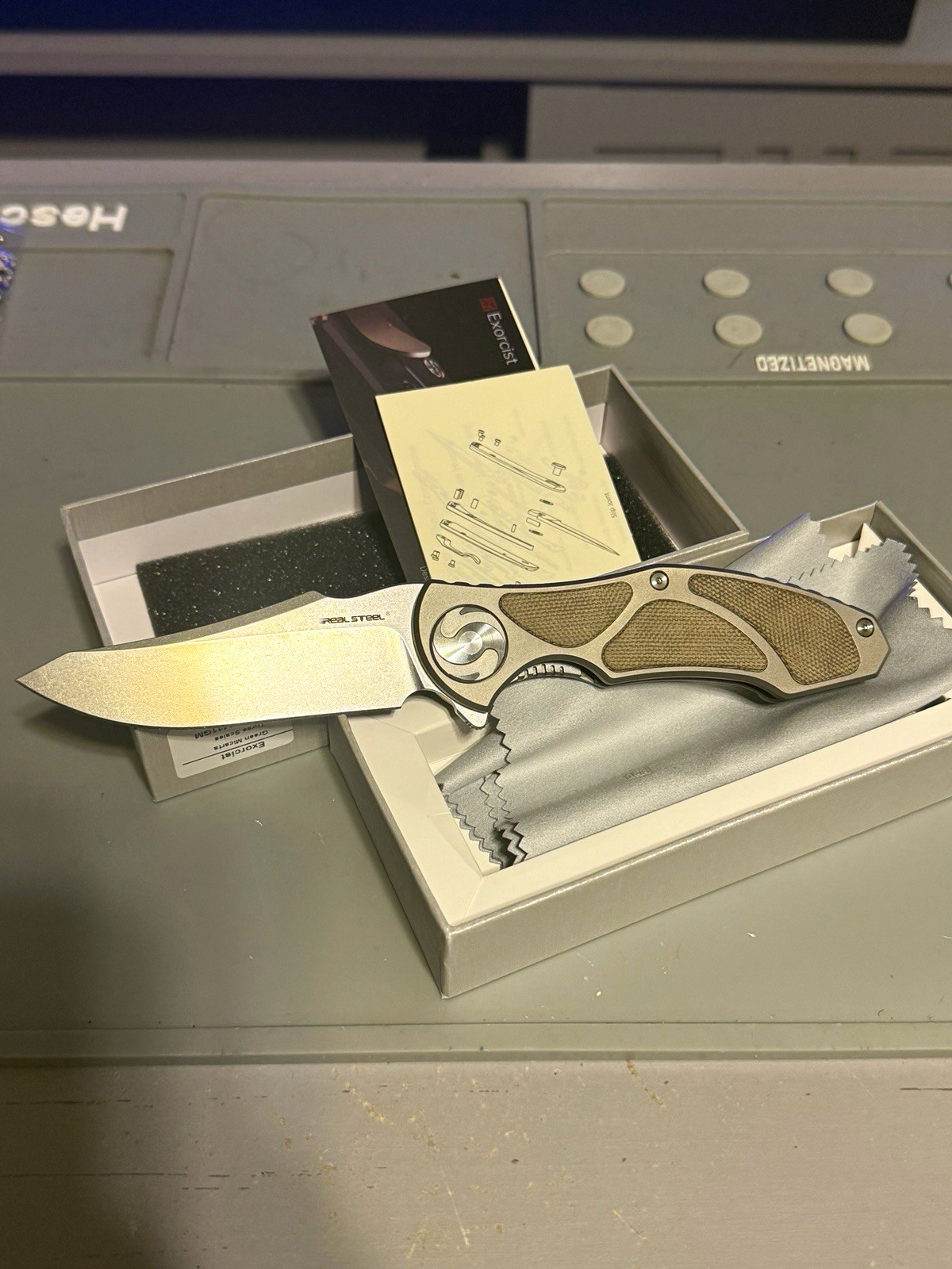 Real Steel Exorcist S35VN, Ti handles with Green Micarta Real Steel Exorcist S35VN, Ti handles with Green Micarta