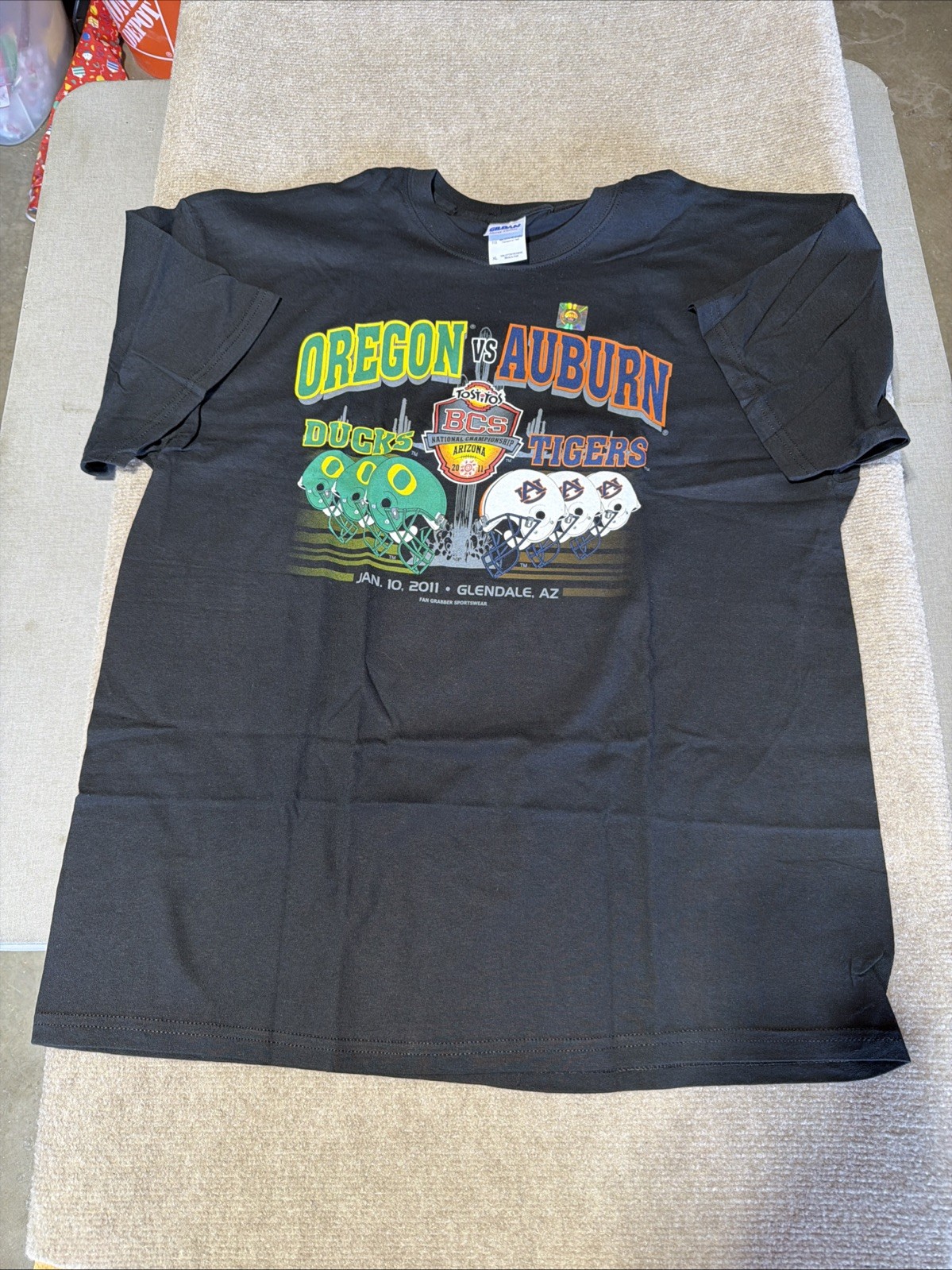 NWT Officially Licensed Oregon Ducks V Auburn Tigers 2011 Championship Shirt XL