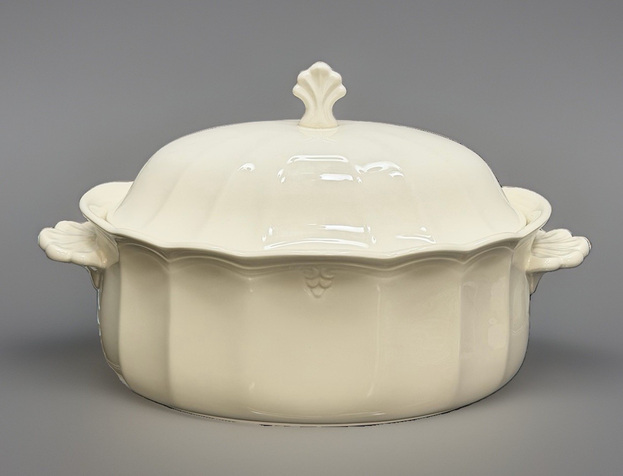 Lenox Casual Elegance Oval Covered Vegetable Dish Lenox Casual Elegance Oval Covered Vegetable Dish