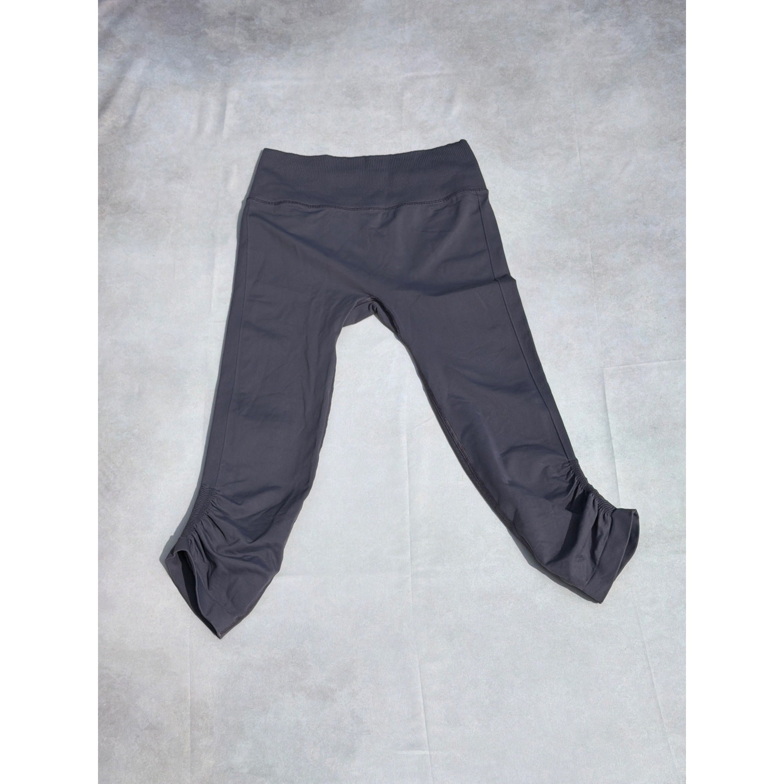 Lululemon Two Dot Muted Dark Purple Capri Scrunched Ankle Leggings