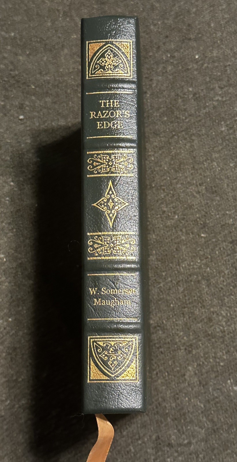 Easton Press Leather Bound The Razor\'s Edge by W. Somerset Maugham HC, collector Easton Press Leather Bound The Razor\'s Edge by W. Somerset Maugham HC, collector