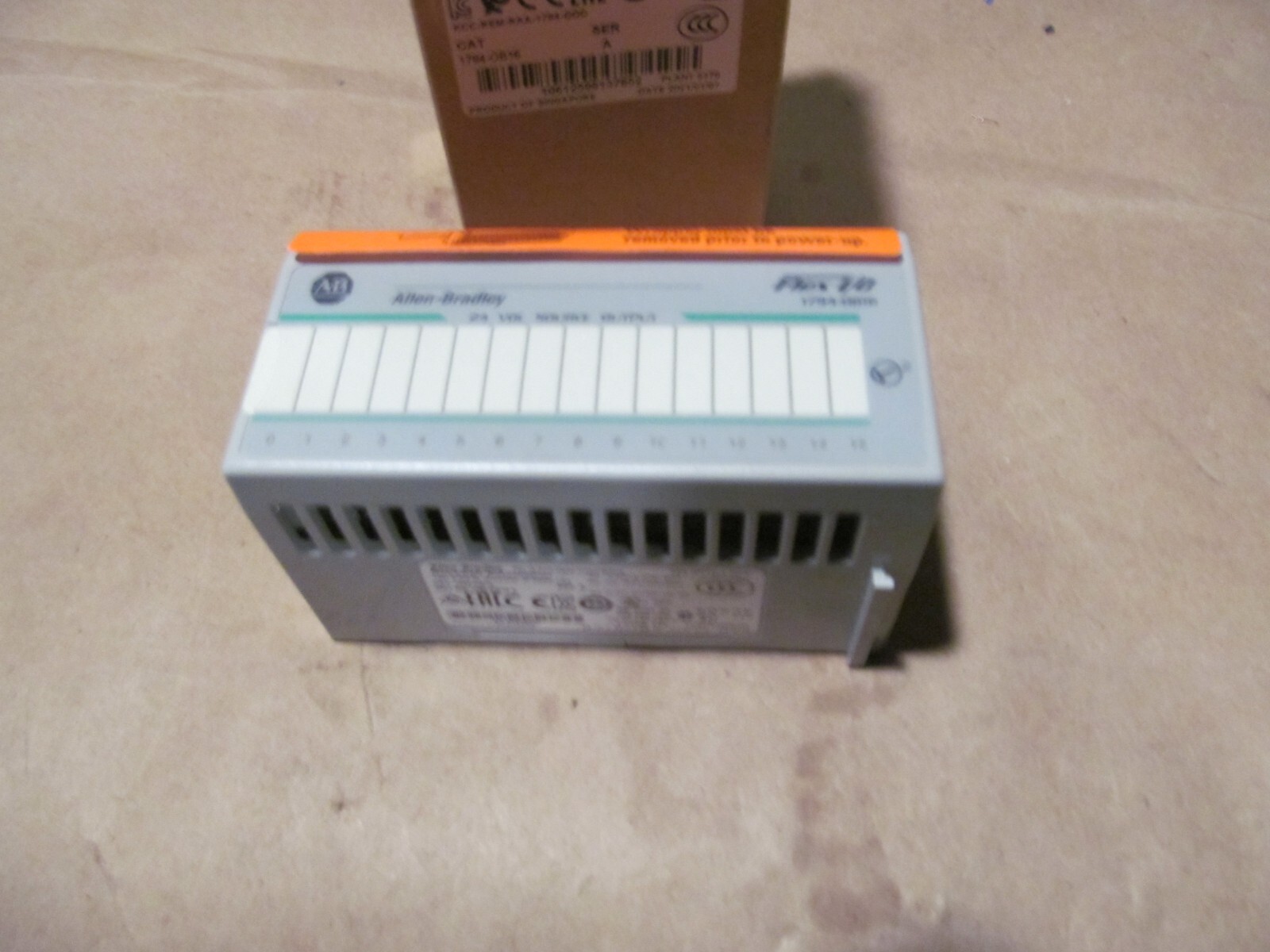ALLEN BRADLEY 1794-1B10X0B A 16 POINT DIGATAL OUTPUT MODULE B-300