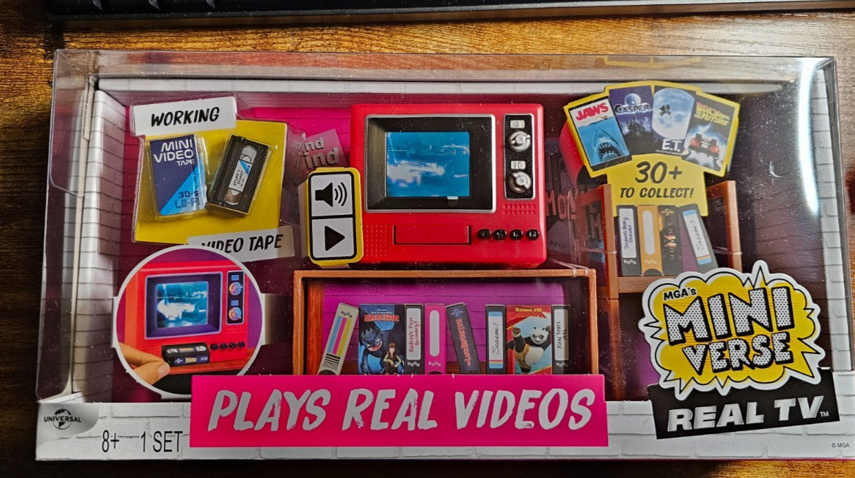 MGA\'s Miniverse Real TV Video Player NEW MGA\'s Miniverse Real TV Video Player NEW