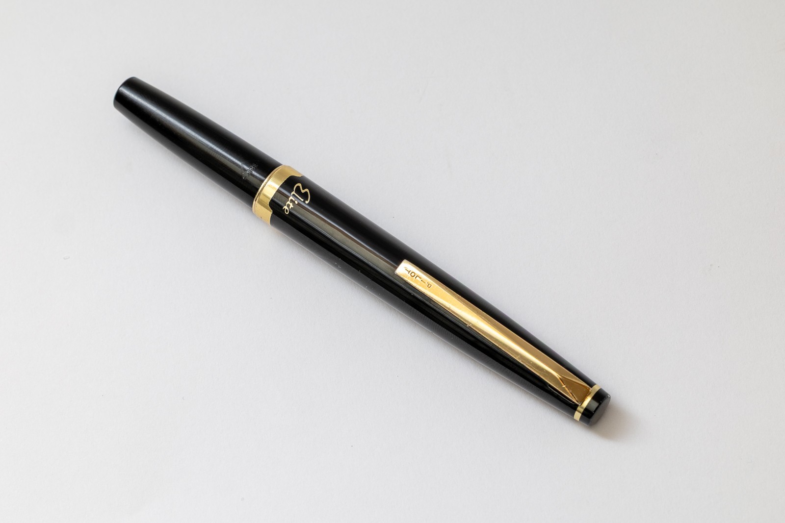 PILOT Elite Pocket Fountain Pen 18K Manifold Nib Black Gold 1969 Vintage Japan