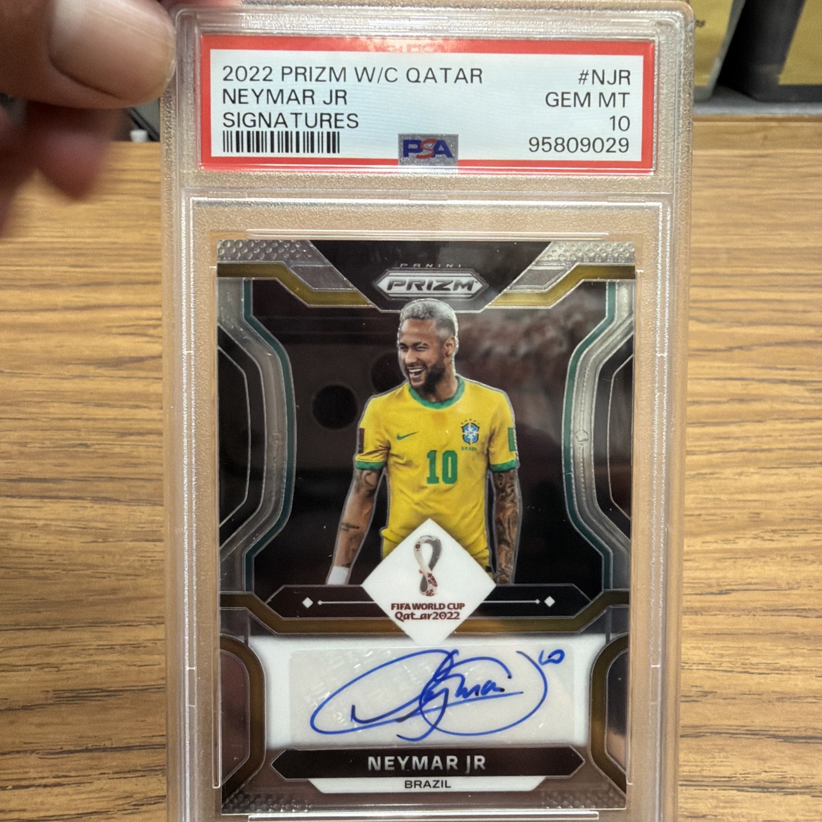 2022 Panini Prizm WC Qatar Signatures Neymar Jr Auto #S-NJR PSA 10 Brazil