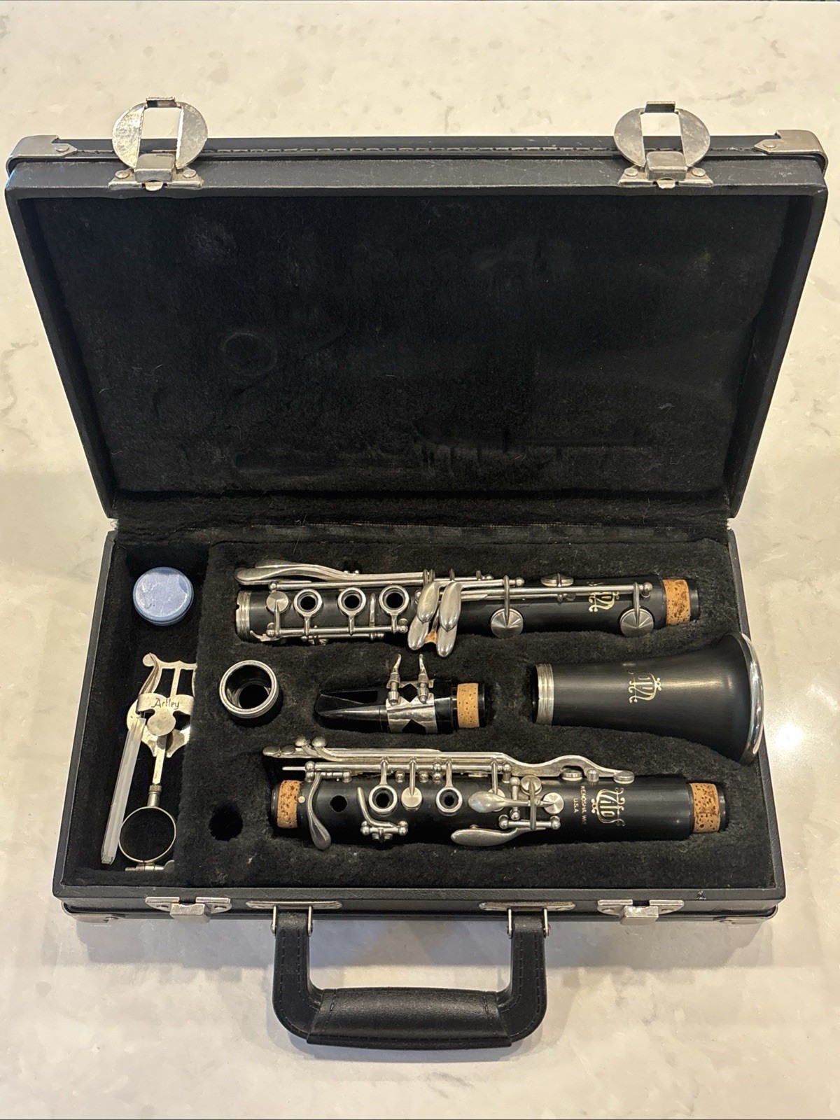 Leblanc Vito 7214 Student Model Clarinet with Hard Case, Made Is Kenosha WI