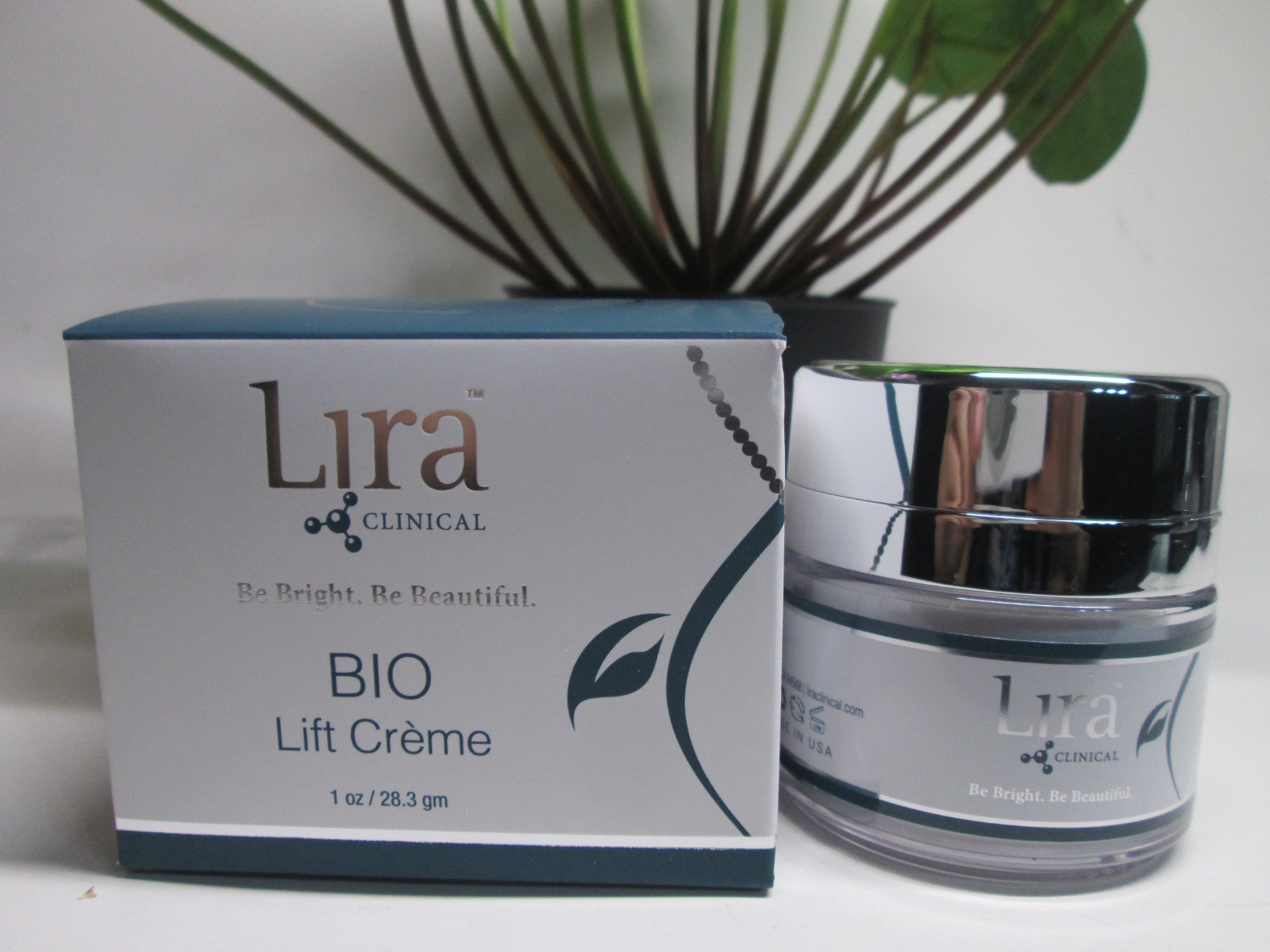 lira bio lift creme   1. oz/28.3gm NEW