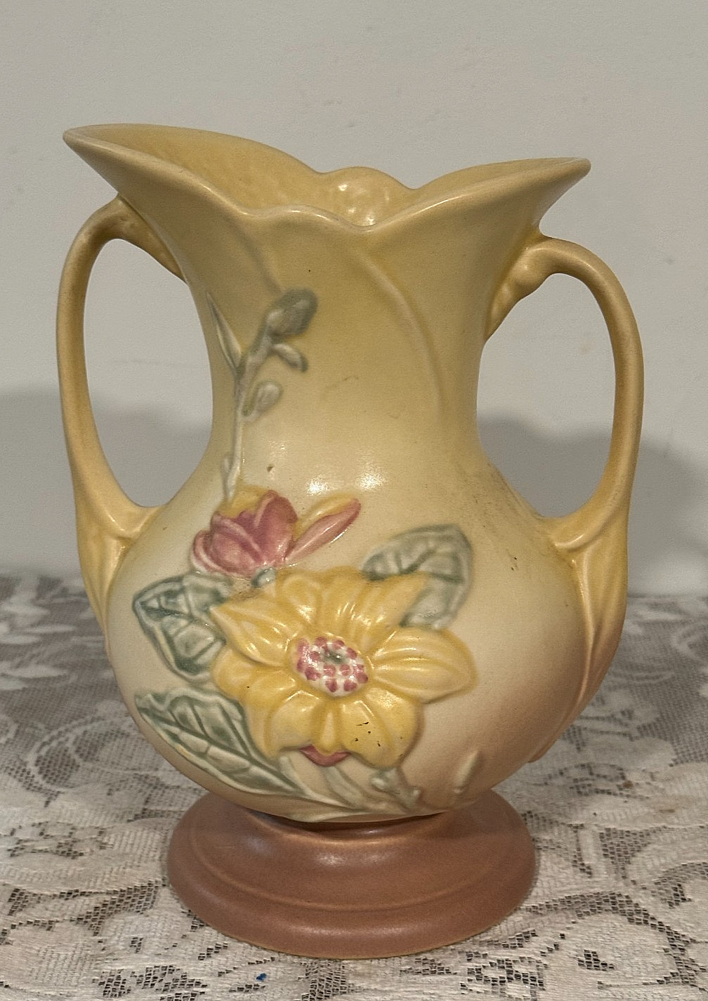 Vintage Hull Art Magnolia Flower Handled Pottery Vase - Partial Label 3-8 1/2\