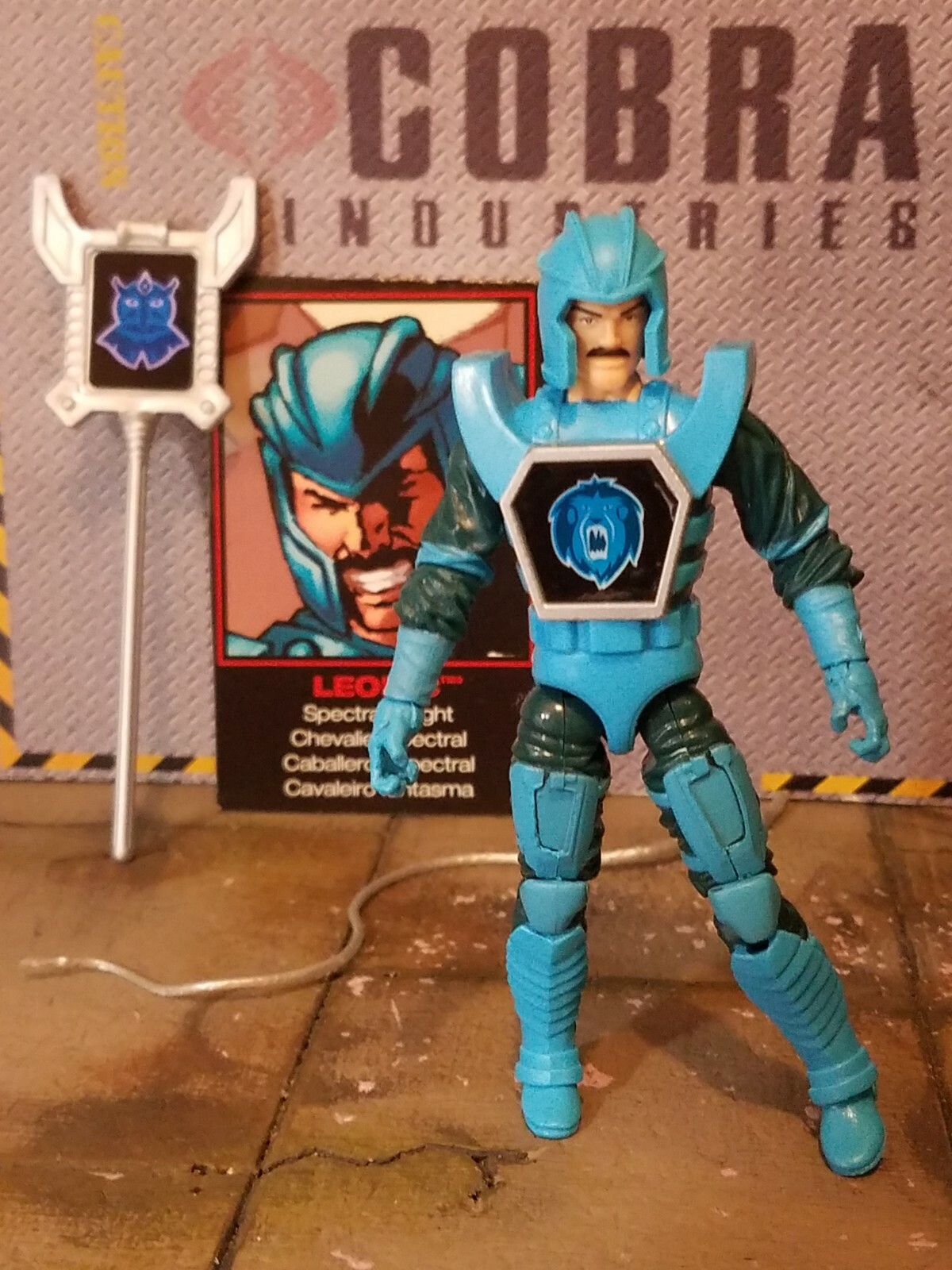 GI JOE ~ 2017 LEORIC ~ SDCC revolution TRANSFORMERS ~100% & CARD SPECTRAL KNIGHT
